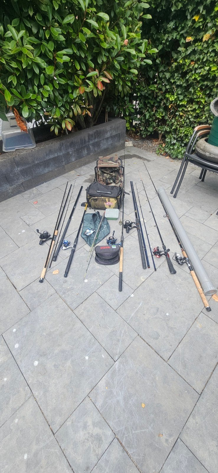 6 vishengels en accessoires, Ophalen, Gebruikt, Complete hengel