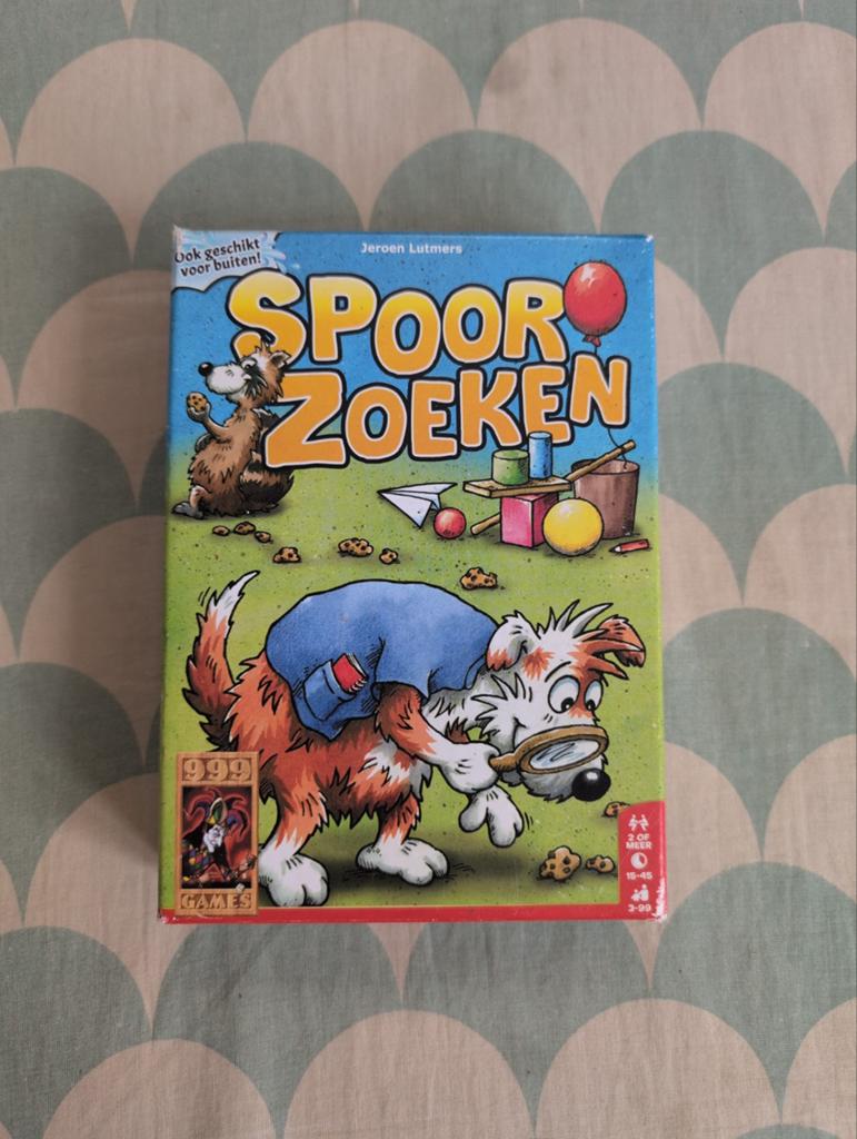 Spoor Zoeken - Leuk familiespel van 999 Games, Hobby en Vrije tijd, Gezelschapsspellen | Bordspellen, Vijf spelers of meer, Ophalen of Verzenden