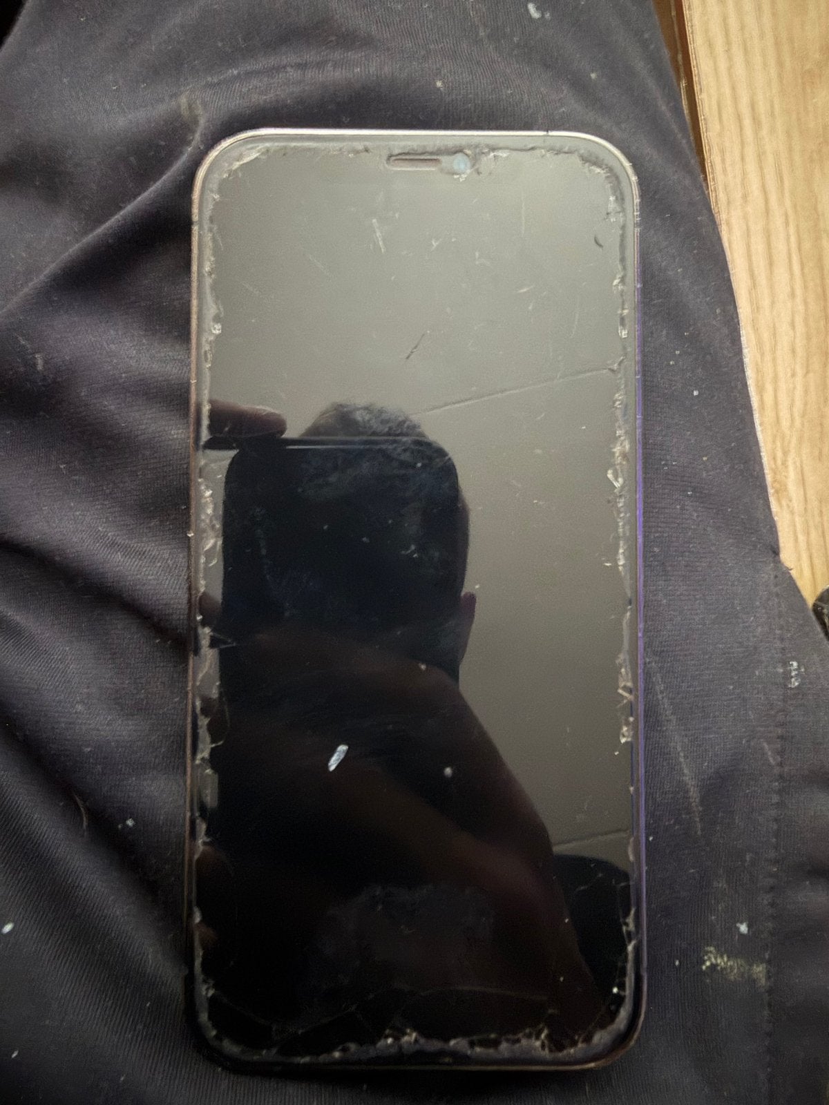 iPhone 11 128gb met kapot scherm en achterkant, Ophalen of Verzenden, Niet werkend