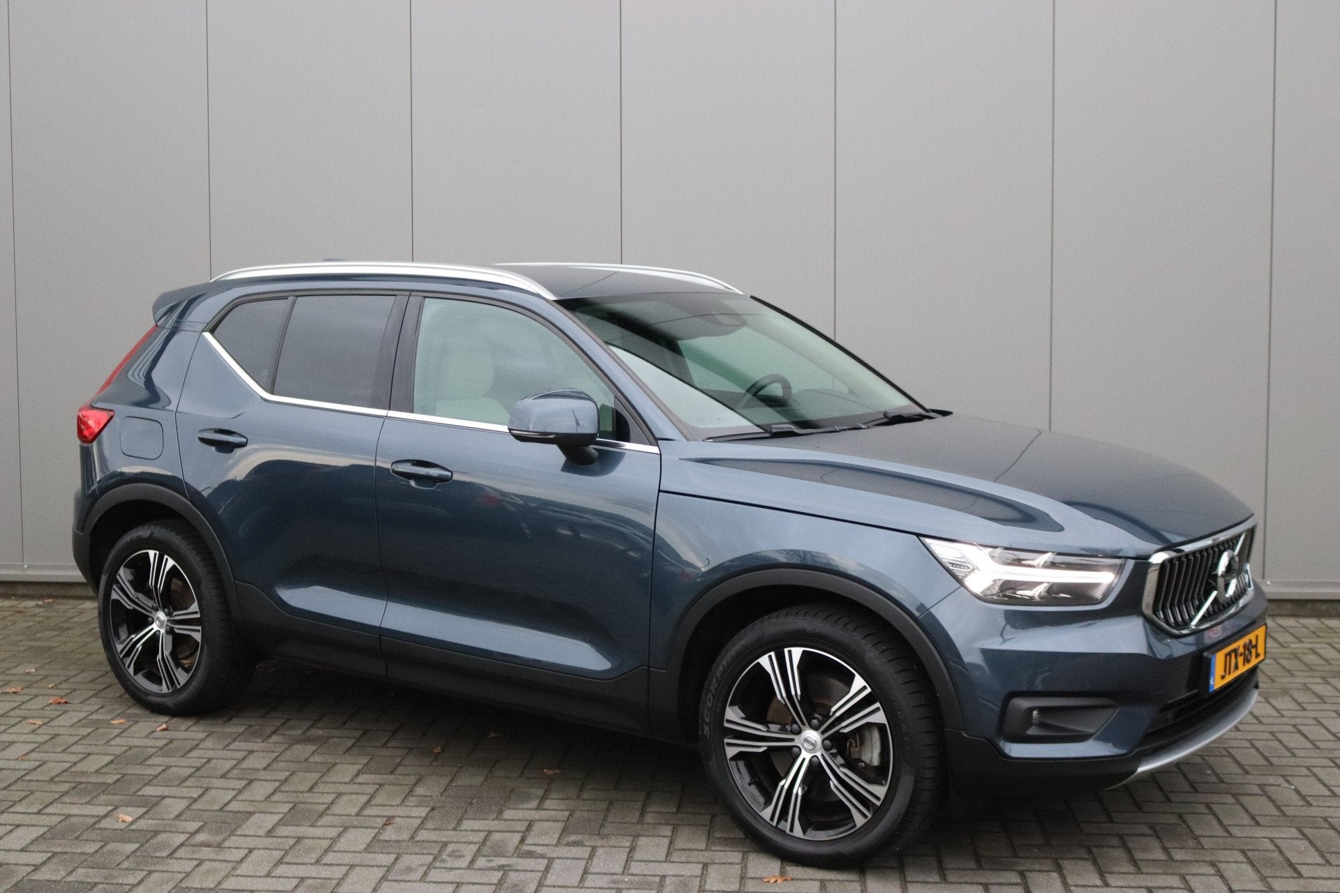 Volvo XC40 T5 Recharge PHEV Inscription Leder/Camera/Parkeer, Auto's, 12 maanden, Euro 6, Blauw, Bedrijf