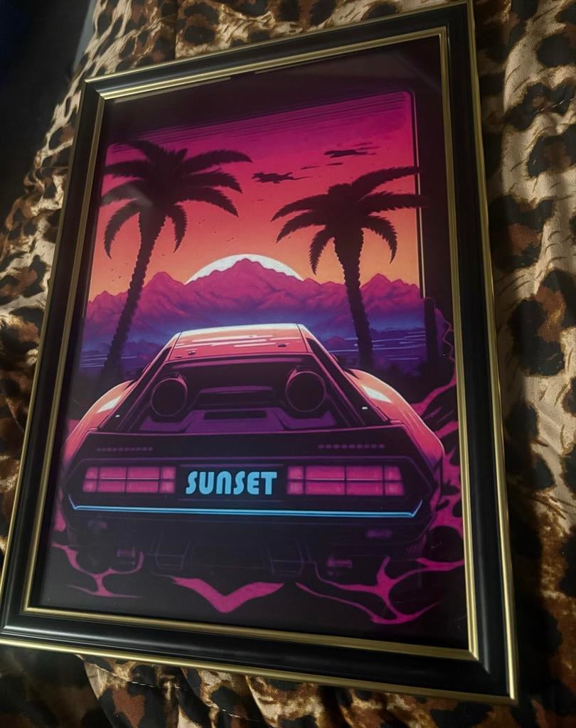 Sunset Car  - Retro Stijl met Palmbomen, Huis en Inrichting, Ophalen of Verzenden, Zo goed als nieuw, Print, Minder dan 50 cm