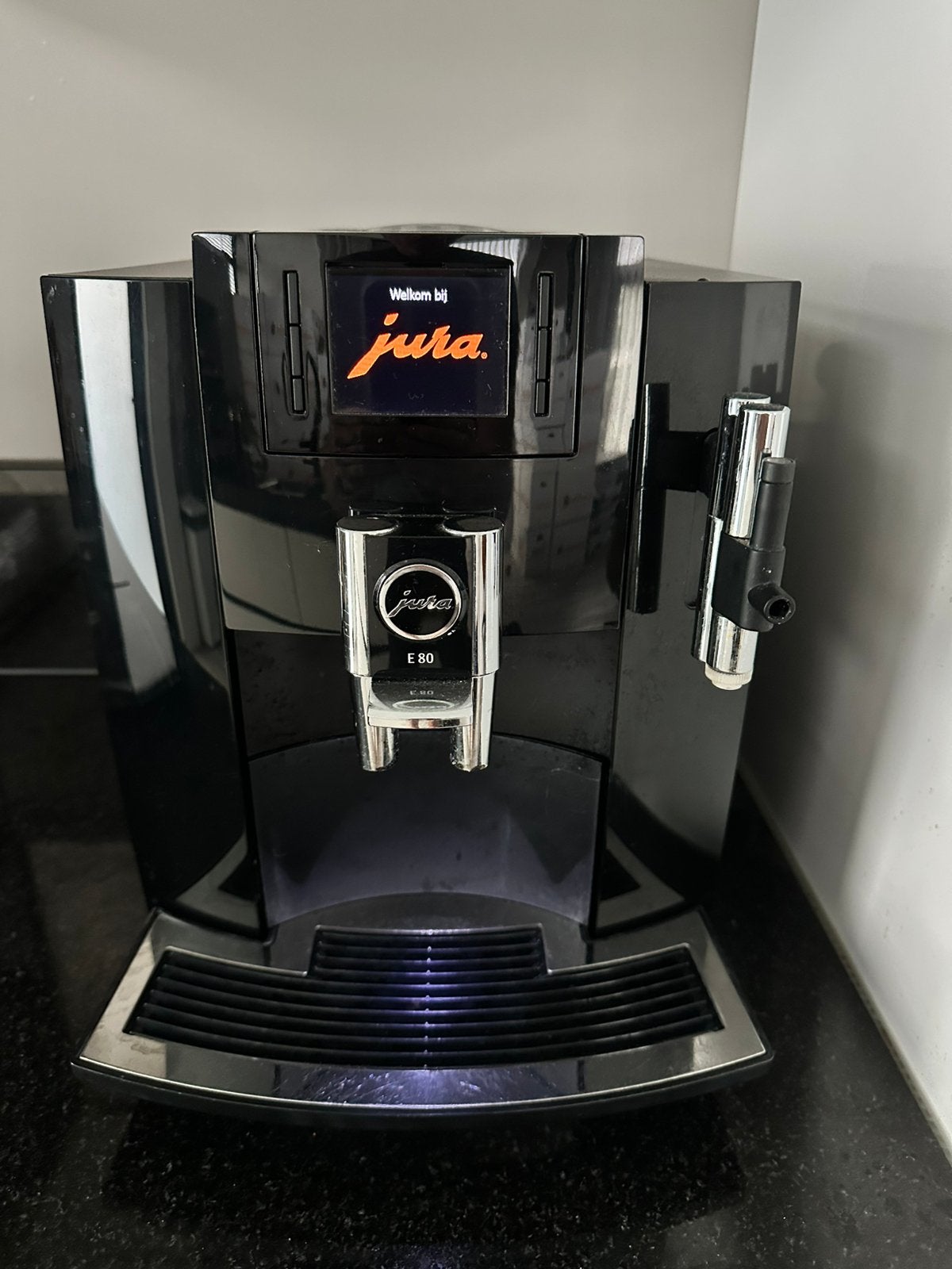 Jura E80 volautomatische koffiemachine., Afneembaar waterreservoir, Espresso apparaat, 10 kopjes of meer, Zo goed als nieuw