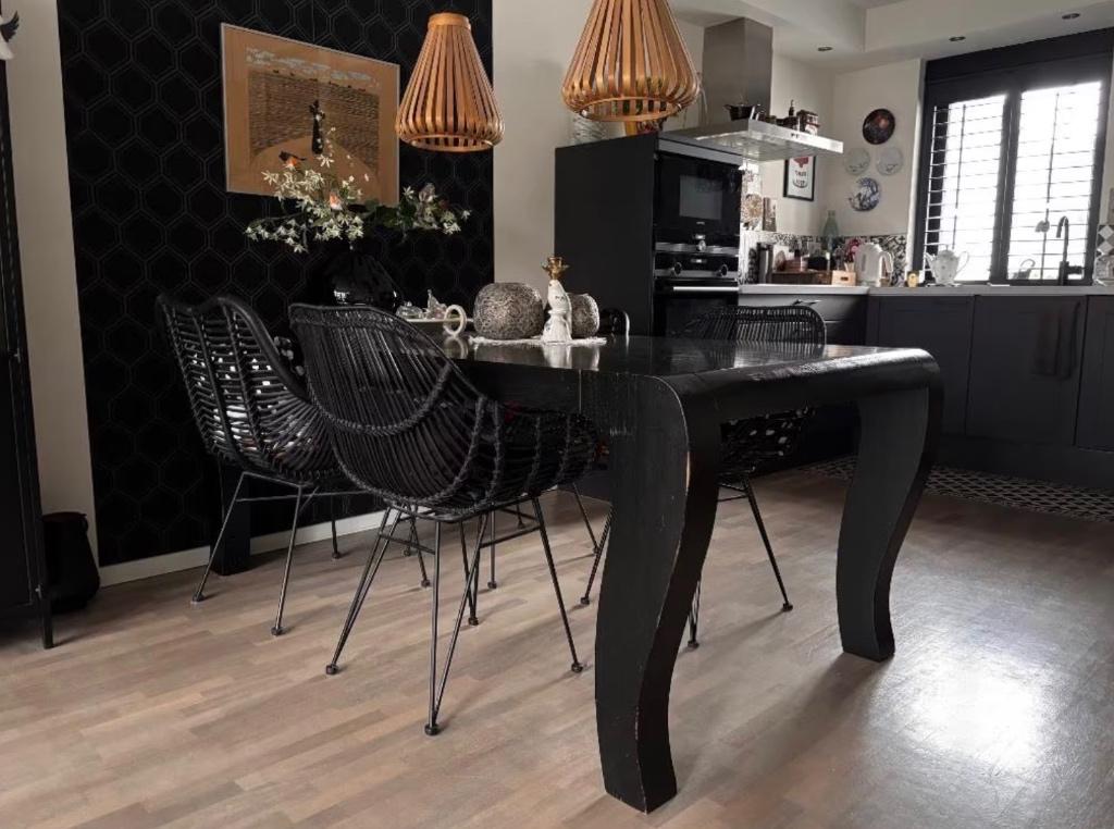 Eettafel, Ophalen, Overige materialen, Gebruikt, 200 cm of meer