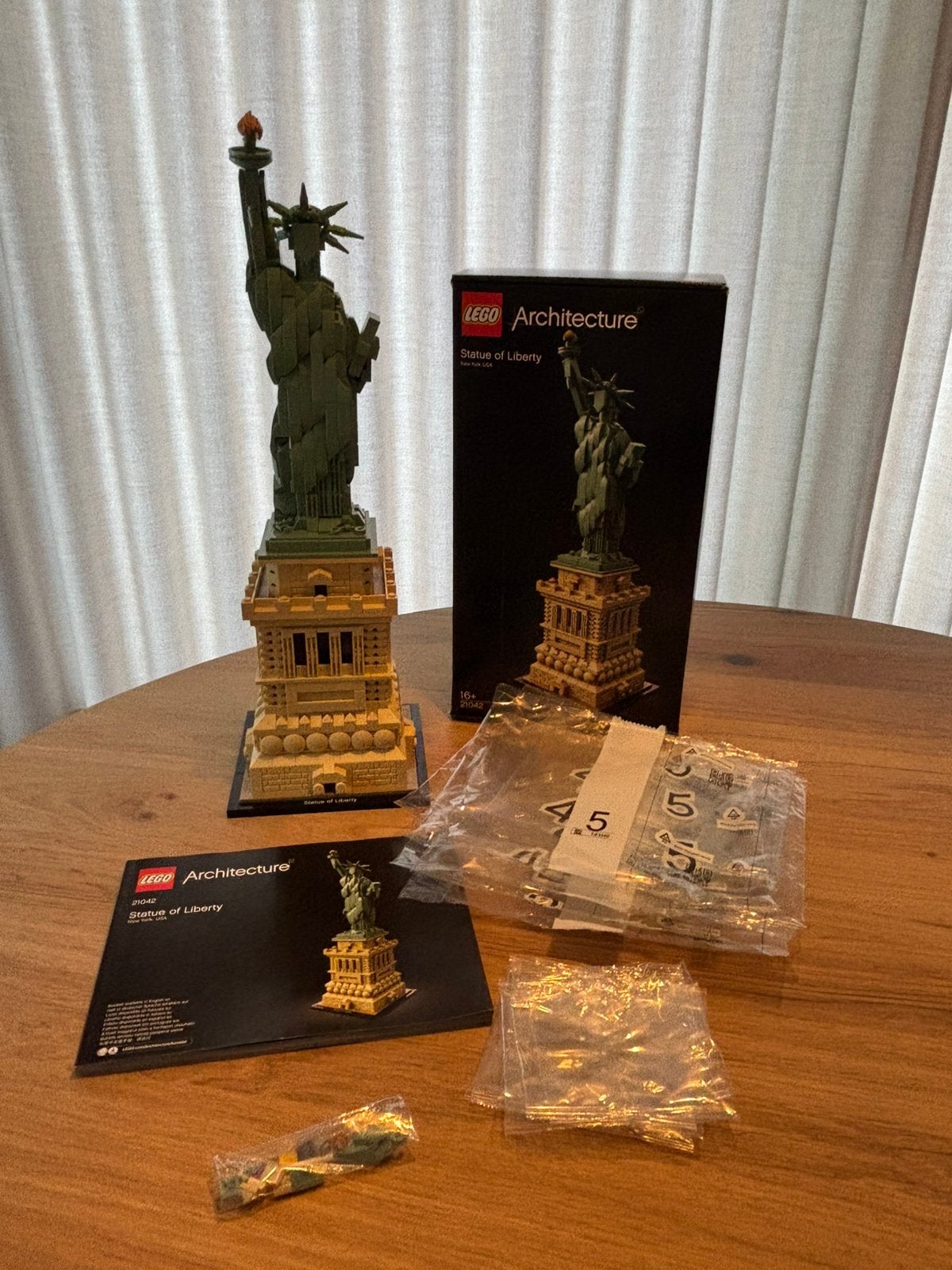 Lego 21042 - Vrijheidsbeeld - Statue Of Liberty, Ophalen of Verzenden, Zo goed als nieuw