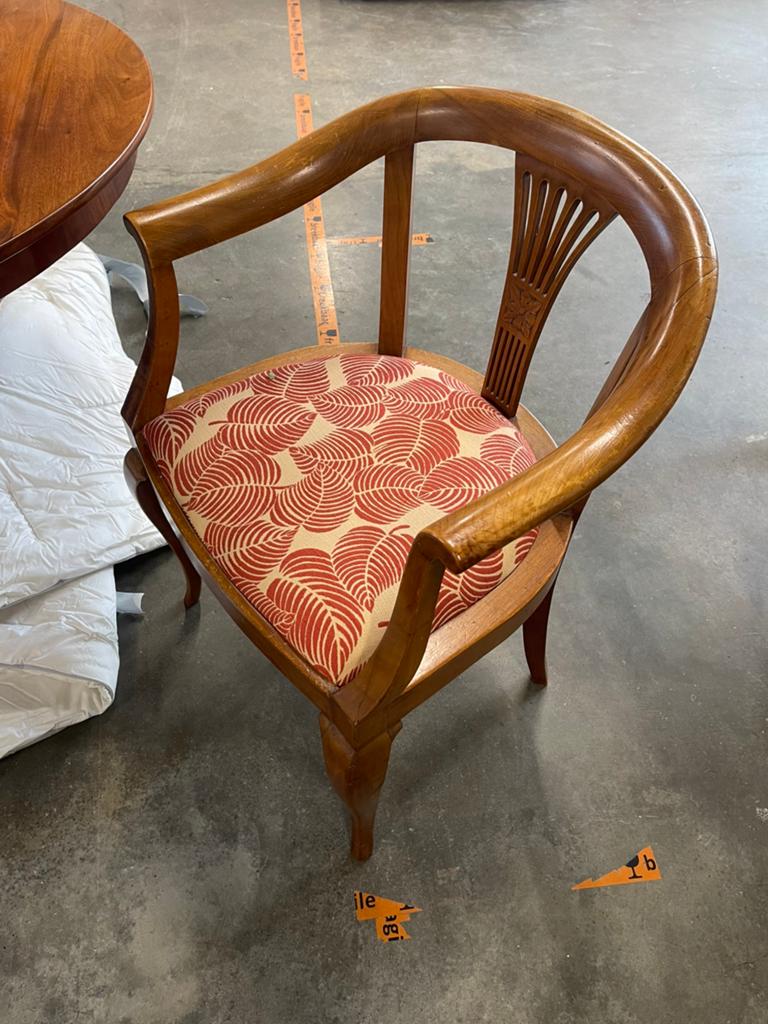 Stoel voor biedermeier tafel, Ophalen