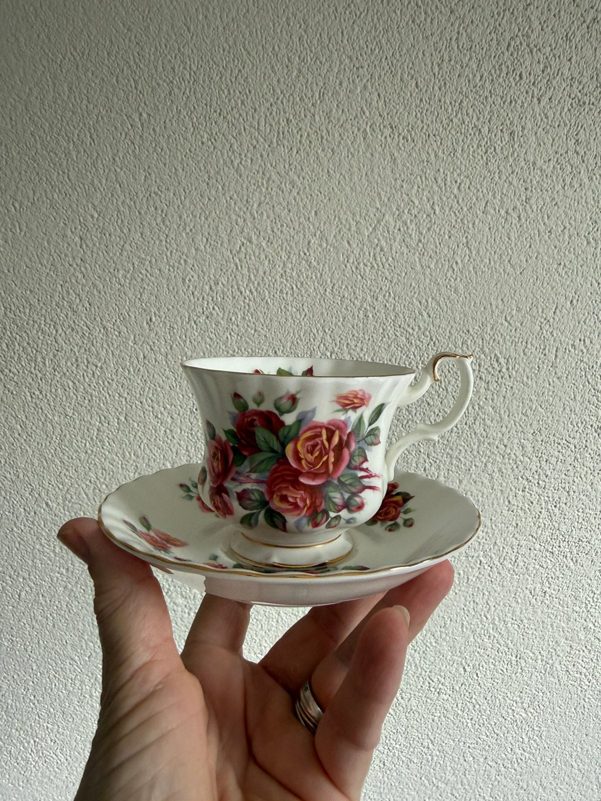 Prachtige kop-en schotel Royal Albert, Antiek en Kunst, Antiek | Servies los, Ophalen of Verzenden