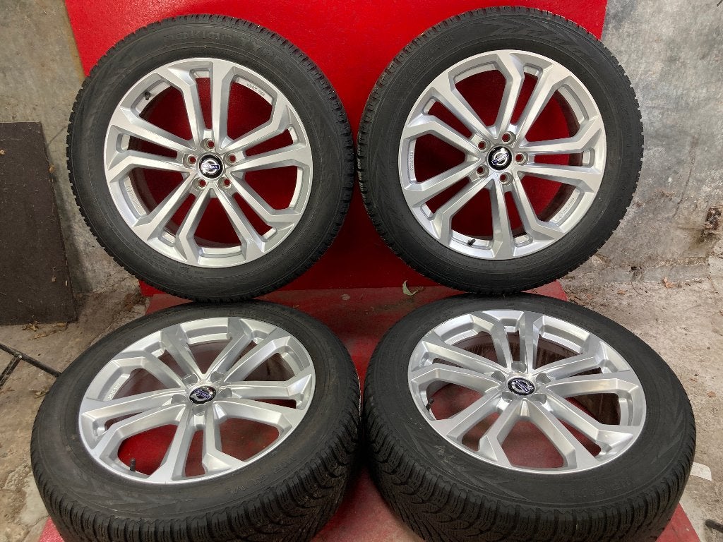 Winterbanden Volvo XC60 235/55R19 Nokian, 19 inch, Gebruikt, ., Banden en Velgen