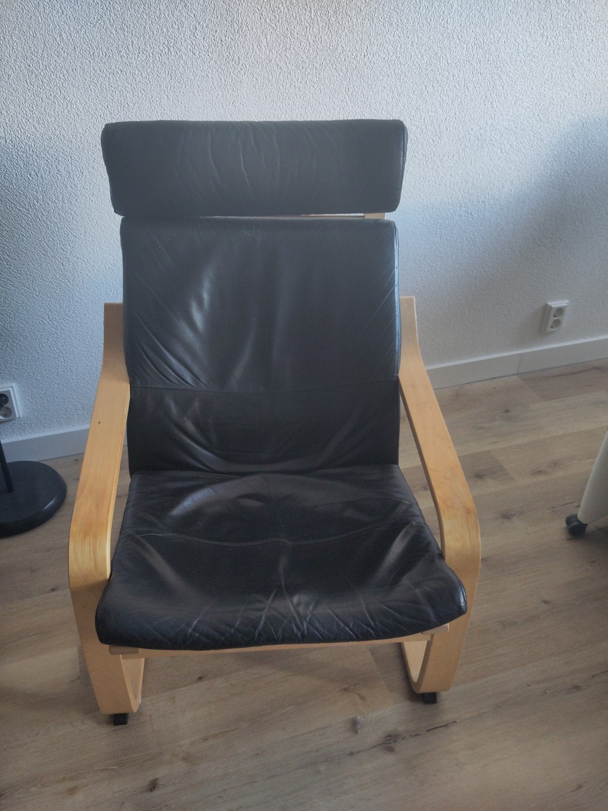 Ikea Poäng fauteuil zwart leer met houten frame, Ophalen, Gebruikt, Modern, Scandinavisch, Zwart