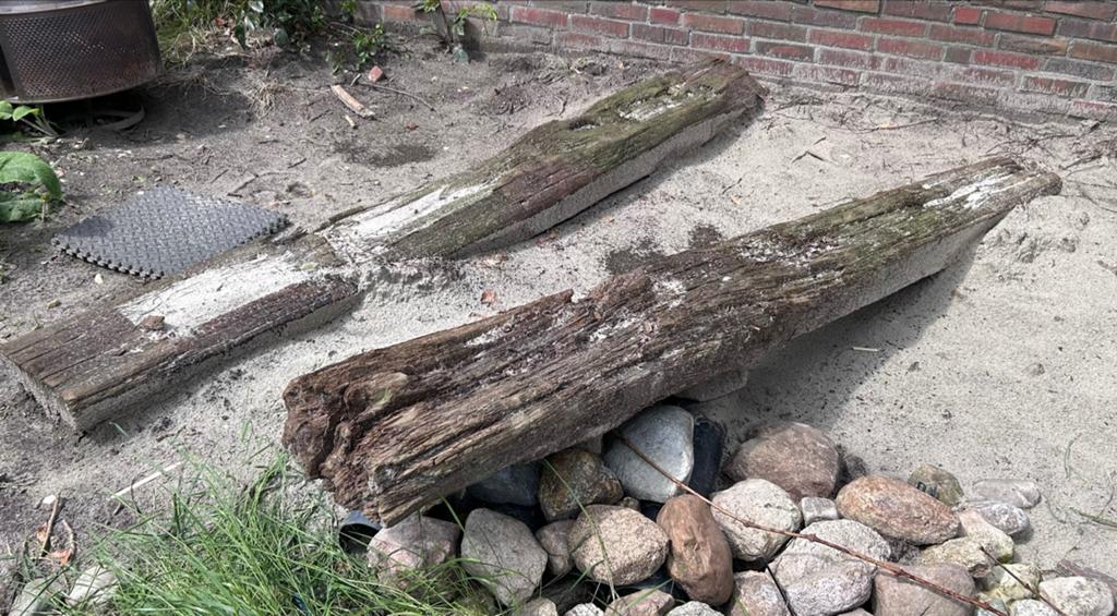 Gratis af te halen - 2 oude bielzen, Tuin en Terras, Bielzen en Borders, Ophalen, Gebruikt, Biels, Minder dan 25 cm