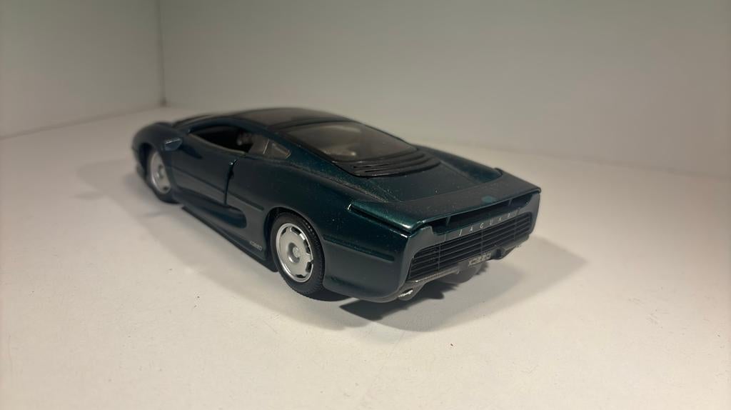 Jaguar xj220 maisto 1.24, Maisto, Ophalen of Verzenden, A, A