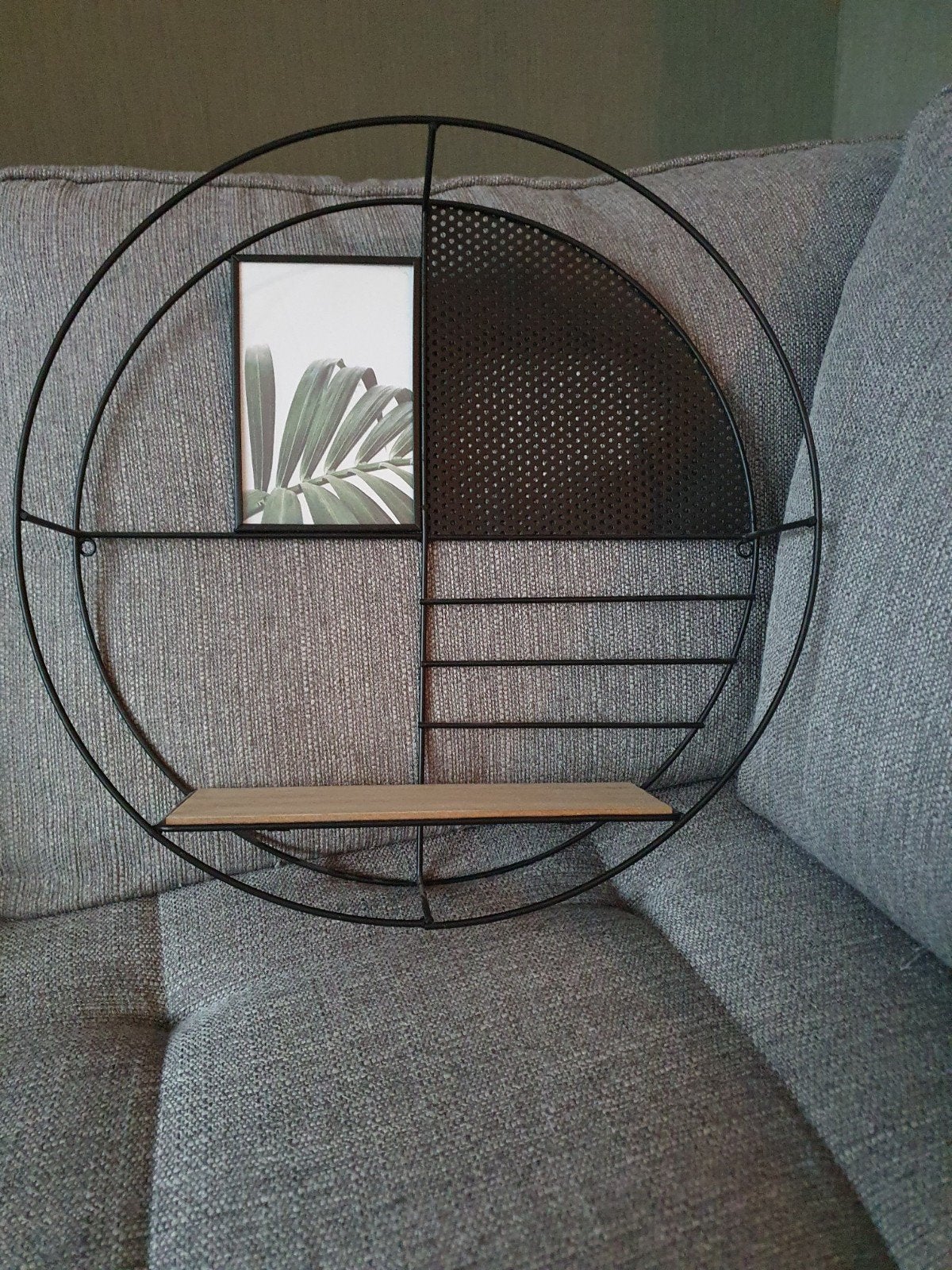 Metalen wandrek met plankje en fotolijstje, Ophalen of Verzenden, Zo goed als nieuw
