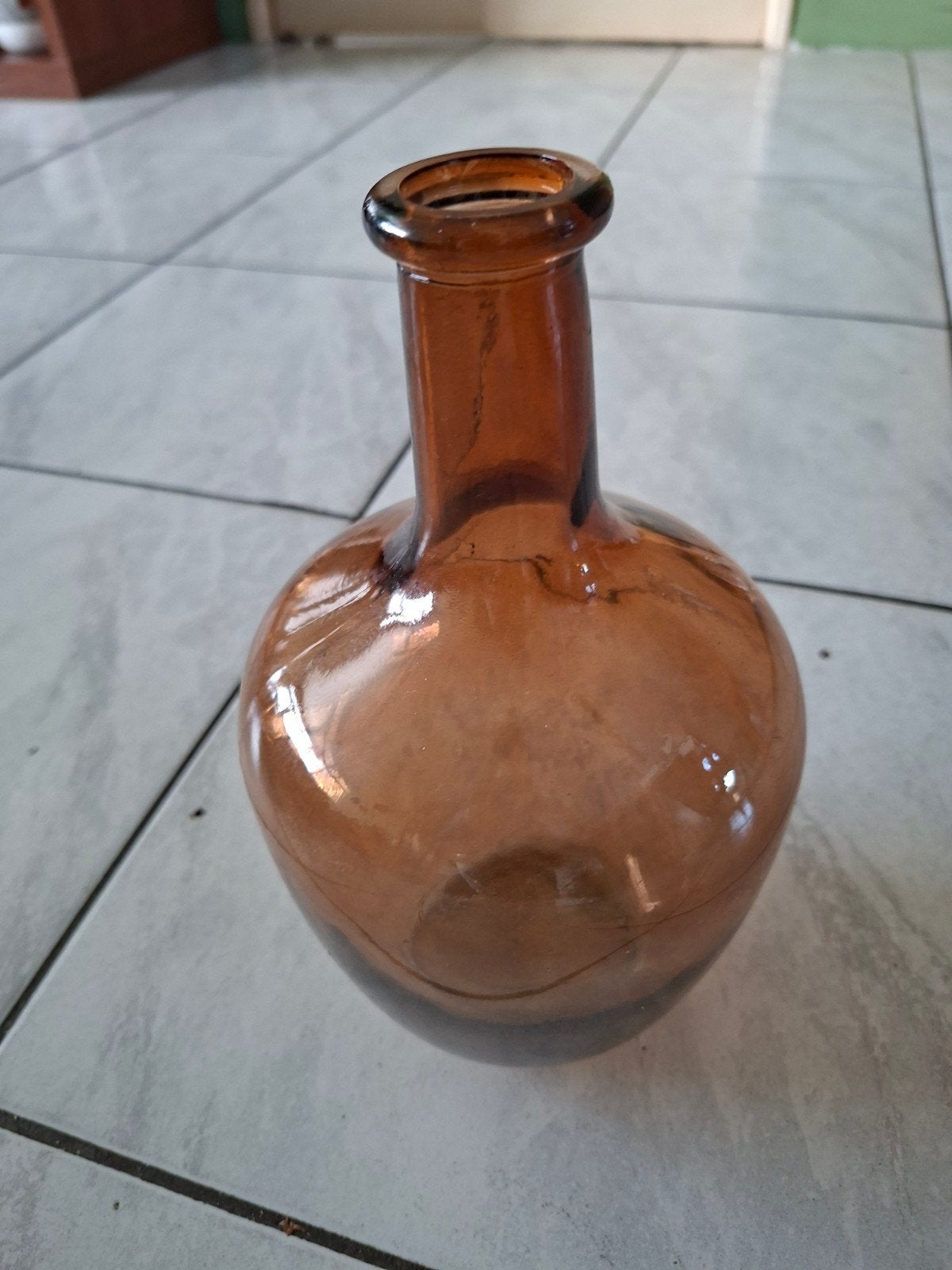 Vintage Bruine Bolvormige Glazen Fles - 26 cm Hoog, Ophalen of Verzenden