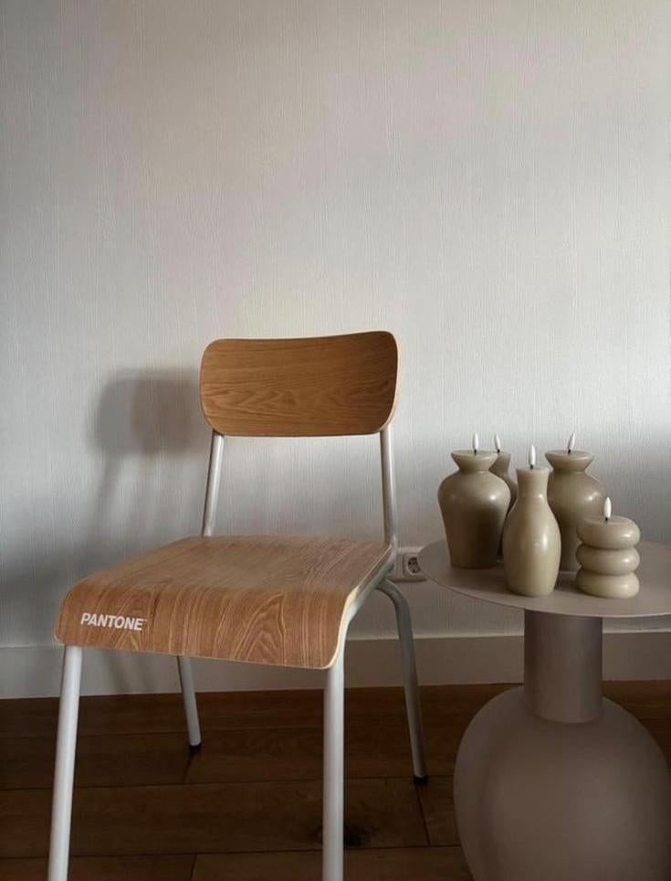 4 Pantone Univers Stoelen – Scandinavisch Design – NIEUW, Huis en Inrichting, Ophalen, Nieuw