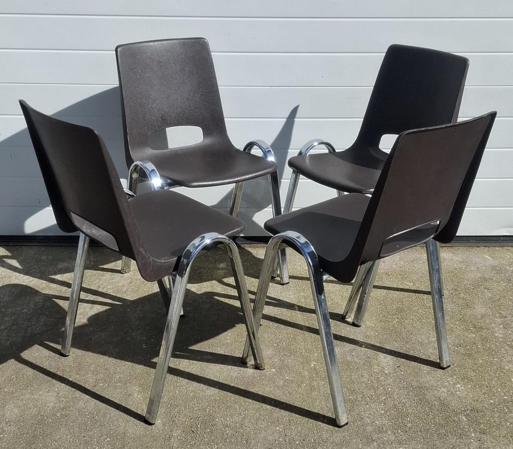 33 x kunststof kuipstoelen kantine stoelen horeca cafe, Kunststof, Ophalen of Verzenden, Zo goed als nieuw, Grijs