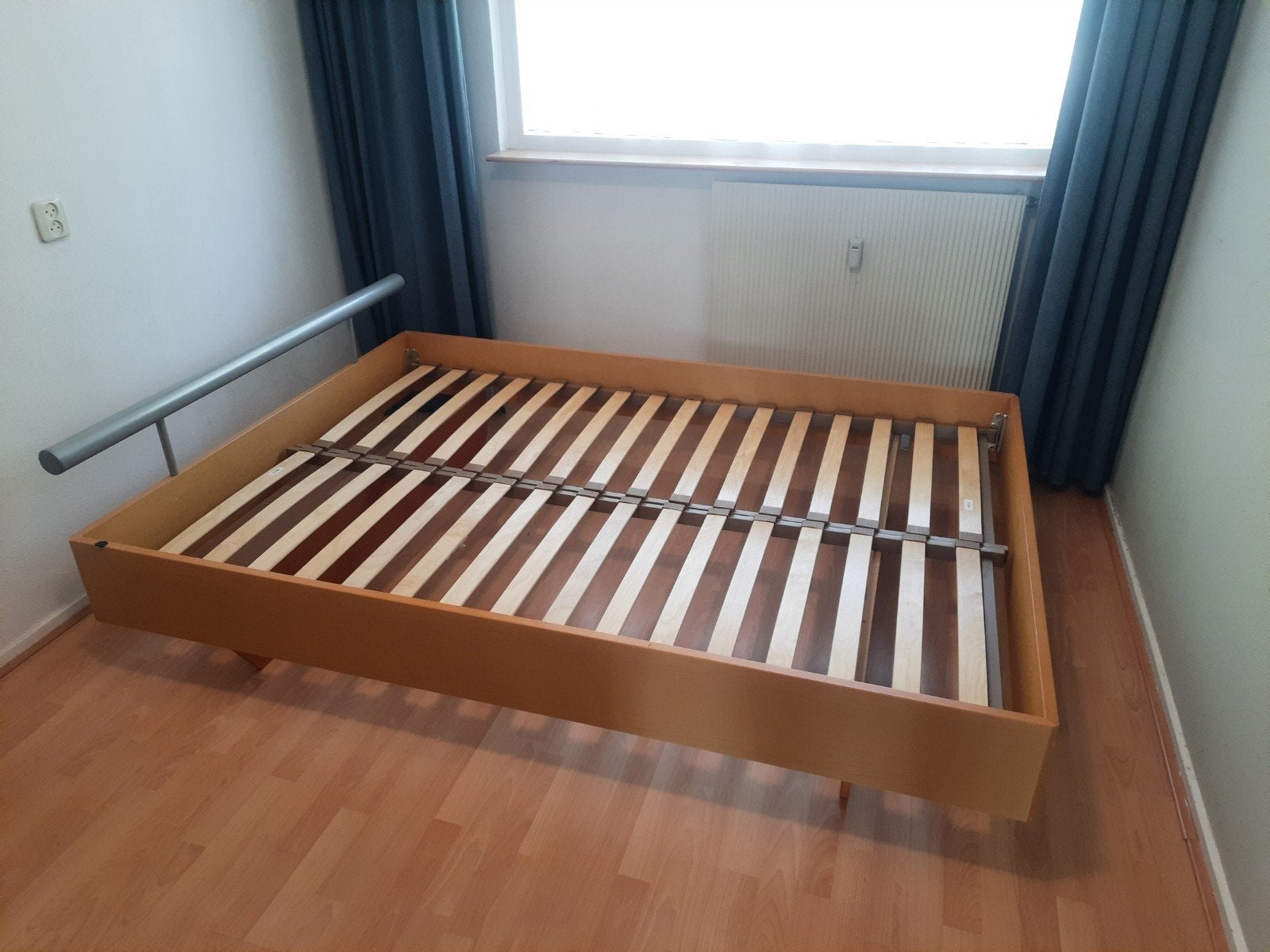 Tweepersoonsbed 200 x 140, Ophalen, Gebruikt, Wit, Tweepersoons