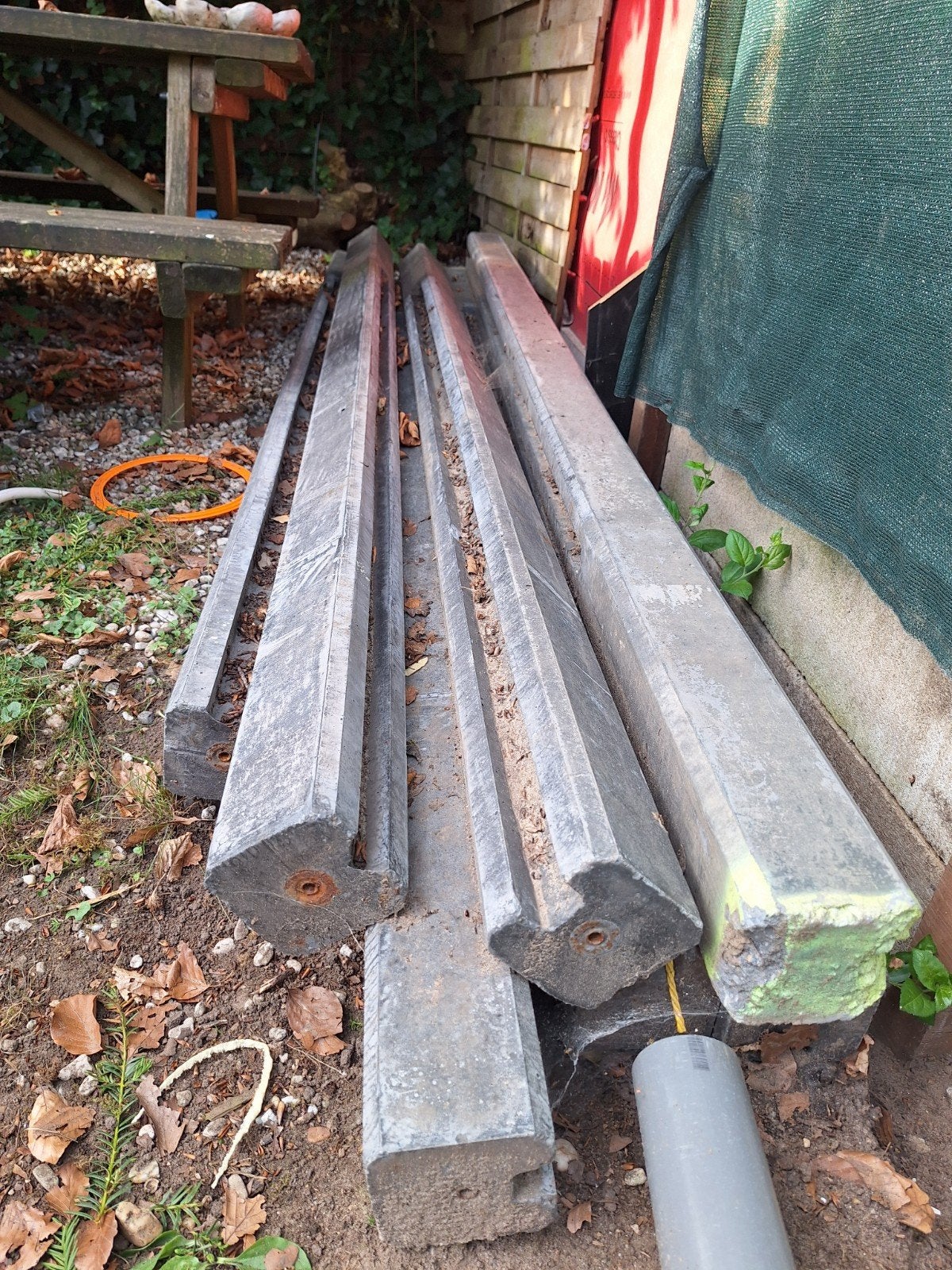 7x betonnen palen voor schutting of overkapping, Ophalen