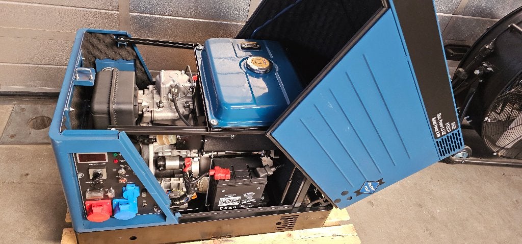 HBM 3800 Watt Aggregaat, Generator 230 / 12 Volt, Dieselolie, Geluidgedempt, Ophalen of Verzenden, Zo goed als nieuw