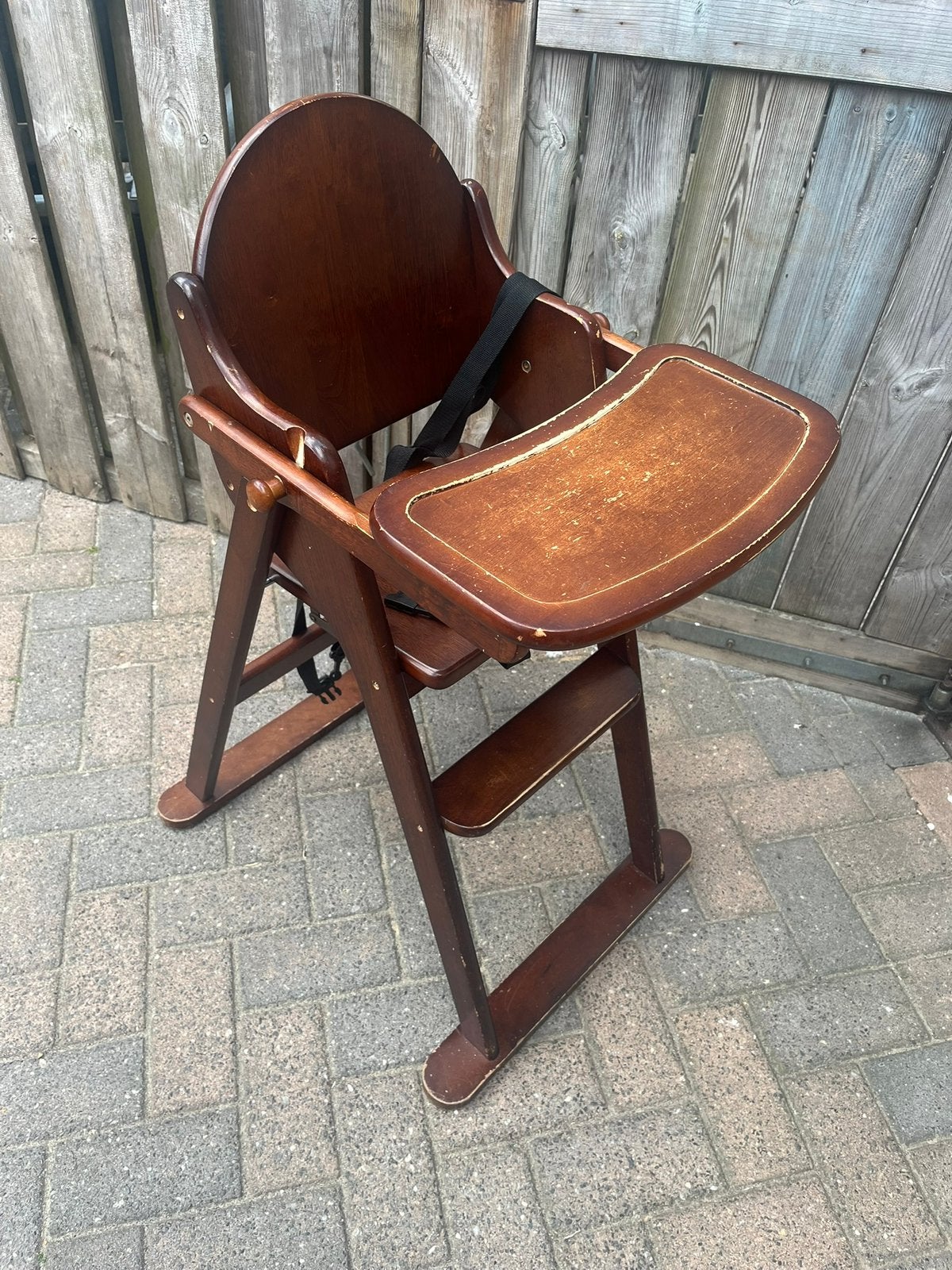 Houtenkinderstoel bruin, Kinderen en Baby's, Kinderstoelen, Ophalen, Gebruikt, Overige typen, Gordel(s)