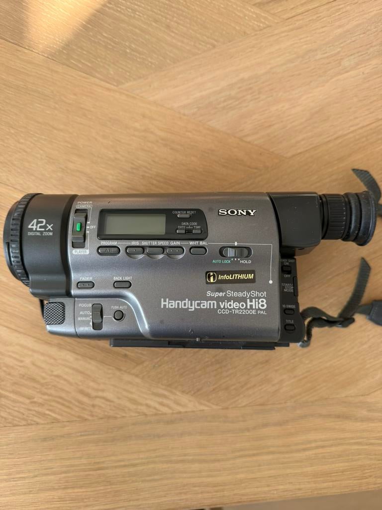 Sony Handycam video Hi8 ccd-TR2200E pal, Ophalen, Hi 8