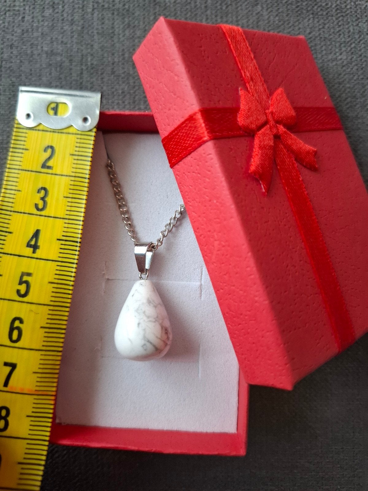 Ketting natuursteen hanger steen wit druppel grijs edelsteen, Sieraden, Tassen en Uiterlijk, Kettingen, Met edelsteen, -, Wit