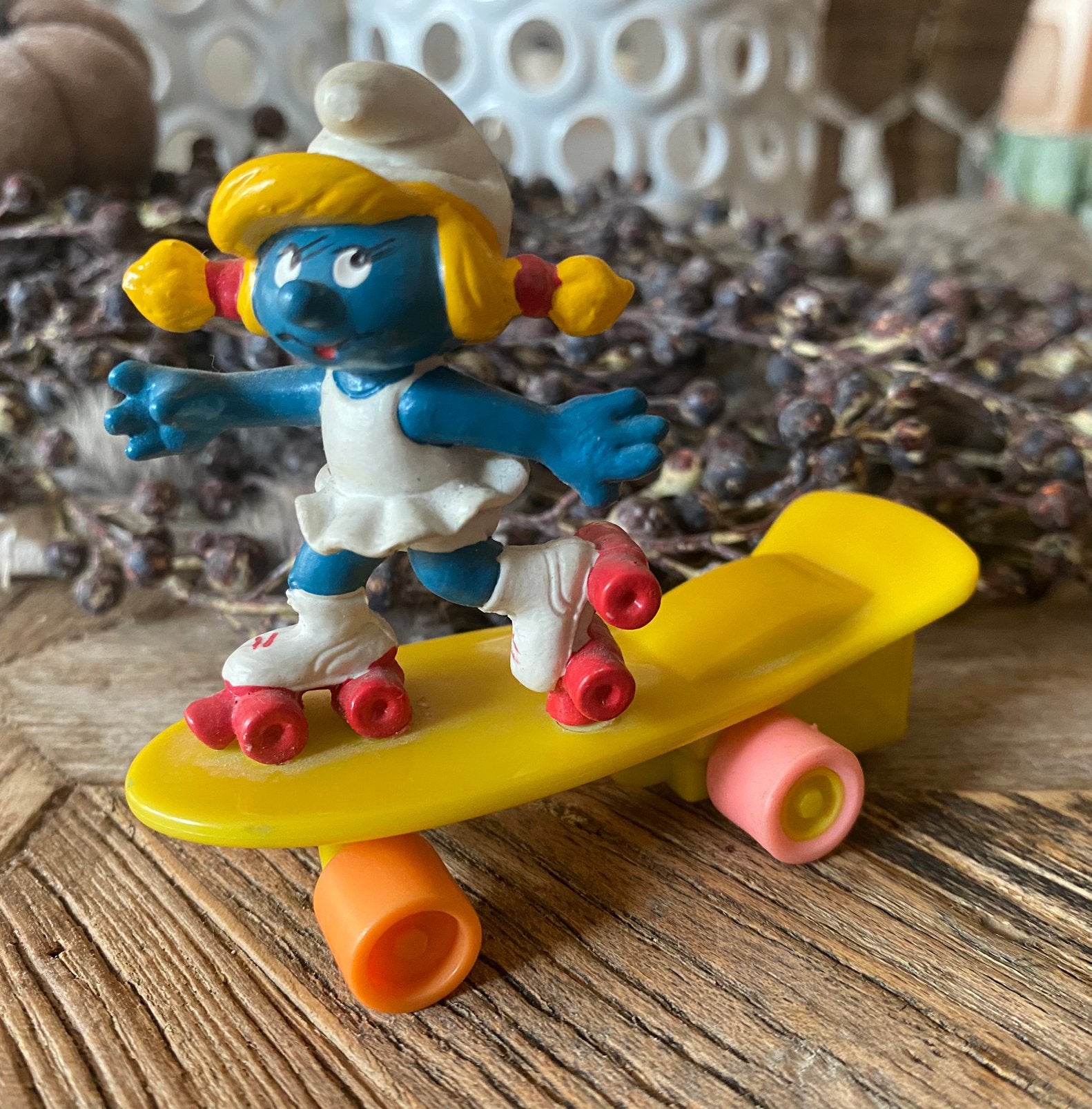Vintage Smurfin op Skateboard.Origineel Peyo/Schleich 80/90, Ophalen of Verzenden, Zo goed als nieuw, Verschillende Smurfen