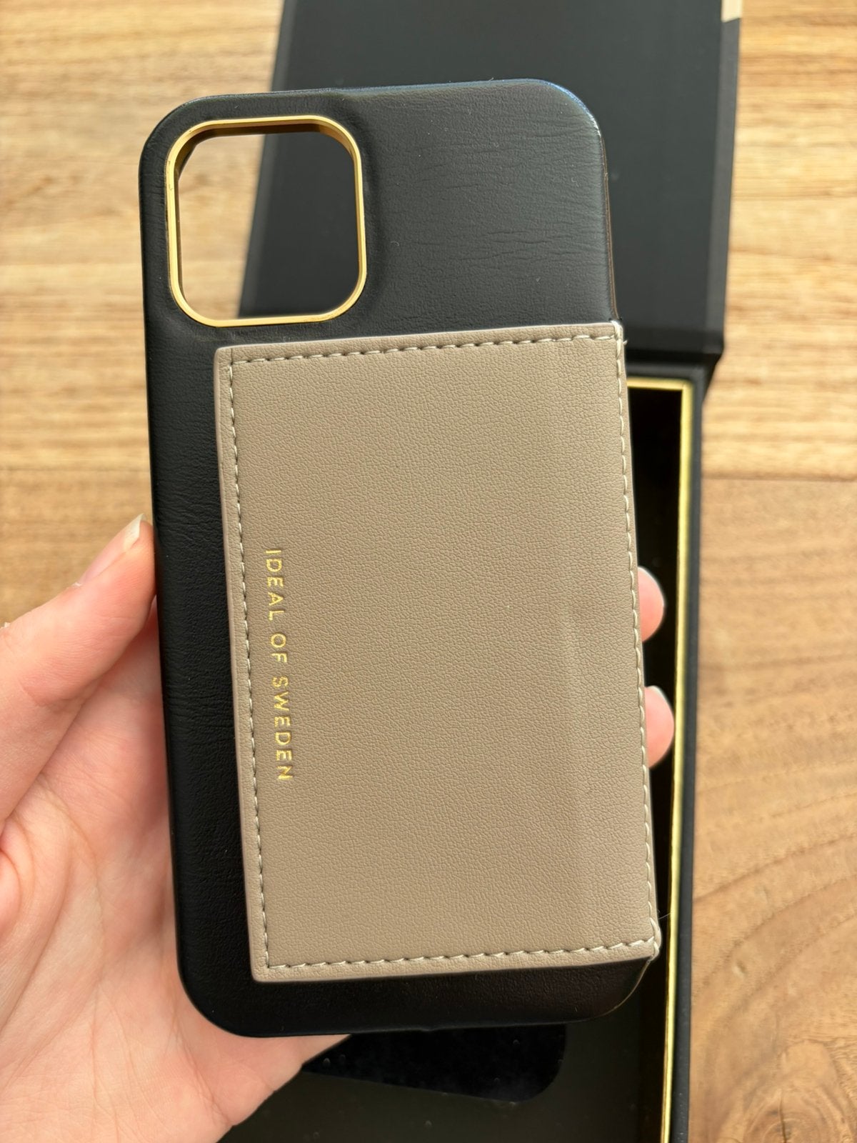 Ideal of Sweden hoesje iPhone 12/12 Pro Taupe Duo nieuw, Ophalen of Verzenden, Zo goed als nieuw, IPhone 12 Pro