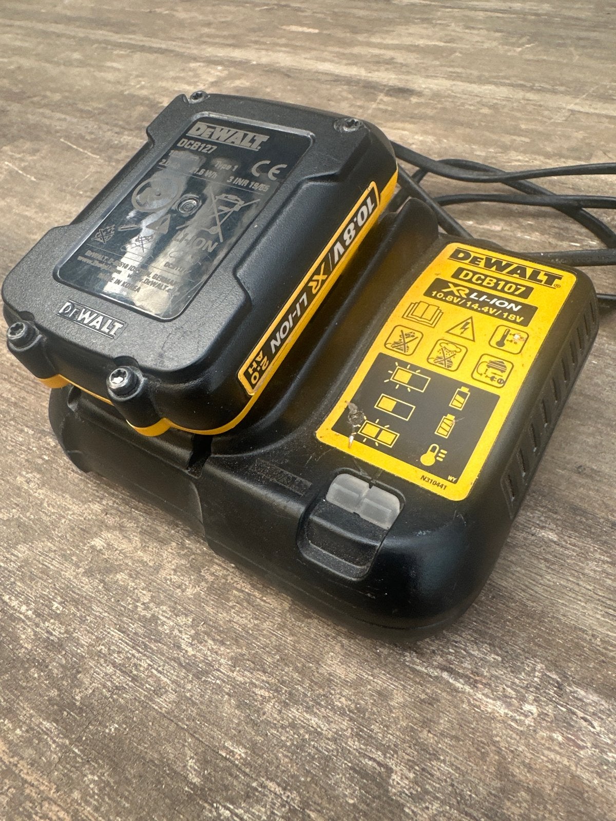 DeWalt DCB107 Lader met DCB127 10.8V 2.0Ah Accu, Ophalen of Verzenden, Gebruikt