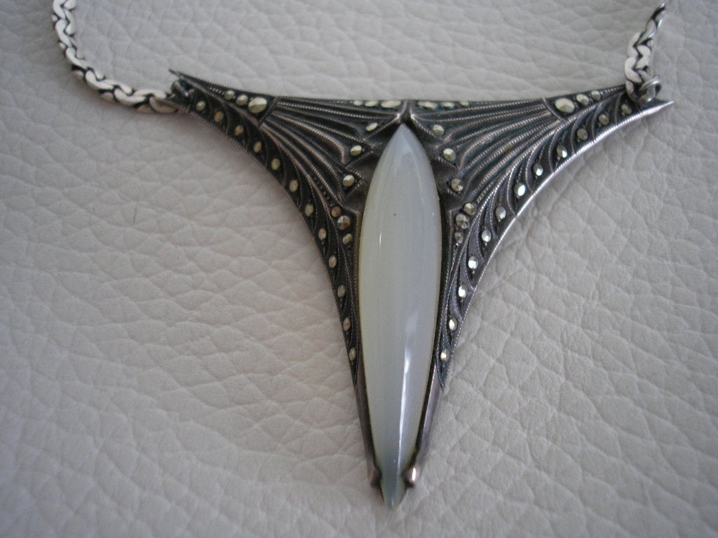 Art Deco gebr. Reggers zilveren collier met maansteen A'dam, Overige voorstellingen, Ophalen of Verzenden, Zo goed als nieuw, Zilver