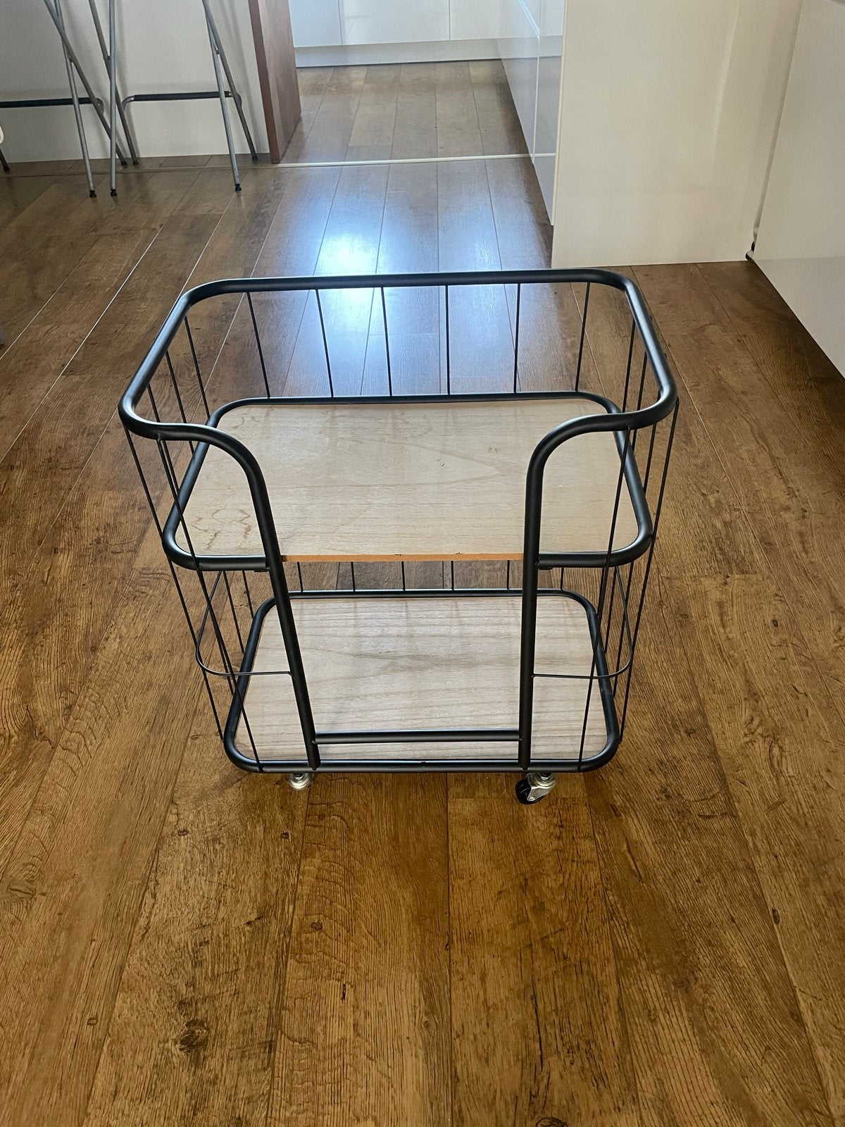 Industriële trolley met 2 planken en wielen, Huis en Inrichting, Ophalen, Gebruikt