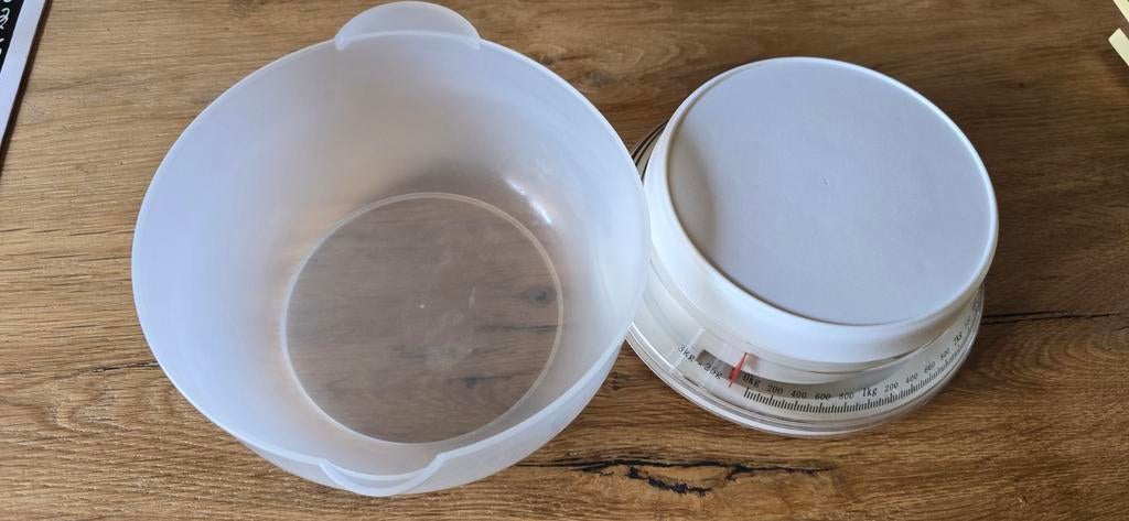 Analoge keukenweegschaal met kom, Keukenweegschaal, Ophalen of Verzenden, Gebruikt, Minder dan 10 kg