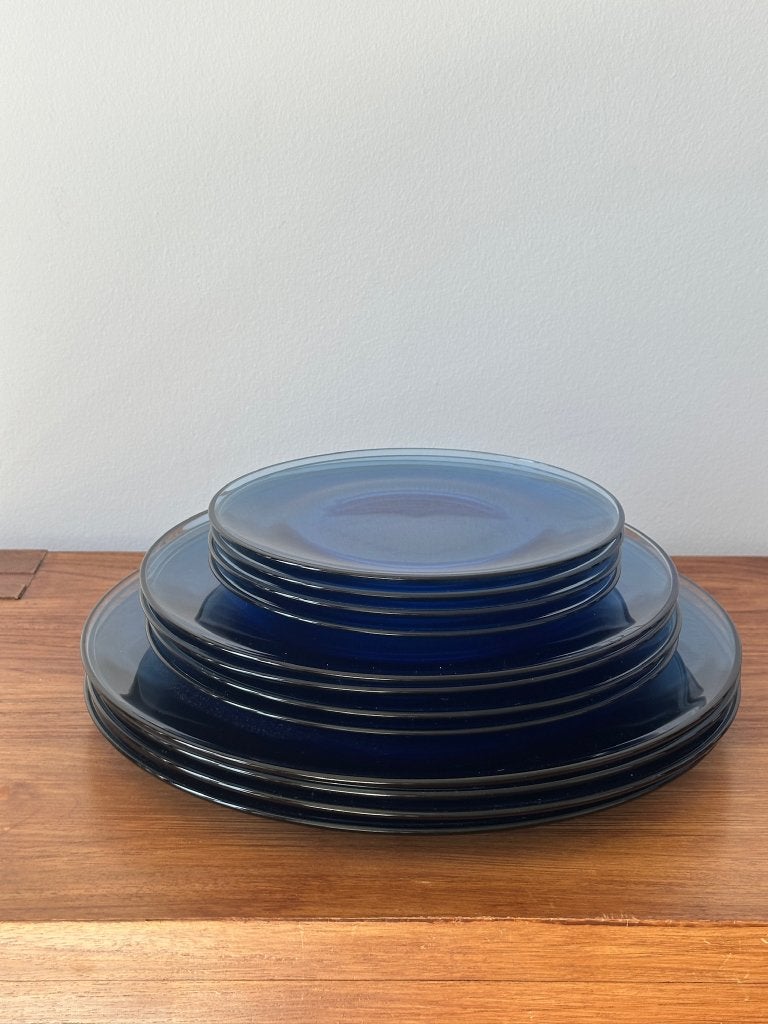 Vintage servies van blauw glazen borden, Huis en Inrichting, Overige merken, Ophalen of Verzenden, Nvt, Modern