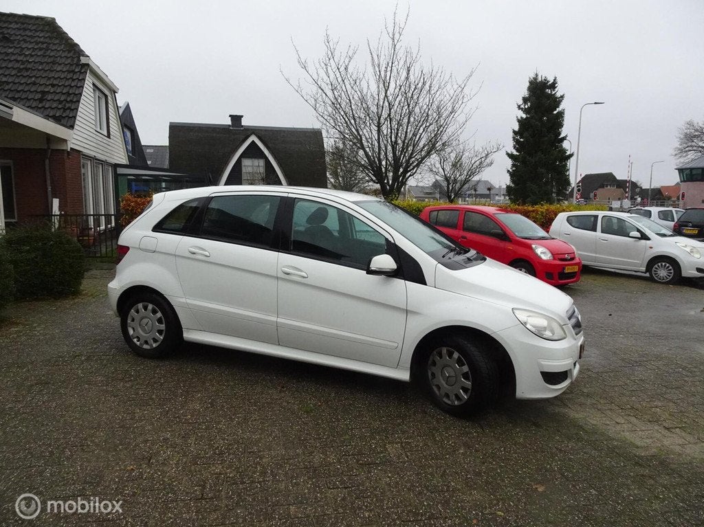 Mercedes B-klasse 170 Business Class, Auto's, Voorwielaandrijving, Gebruikt, Zwart, 4 cilinders