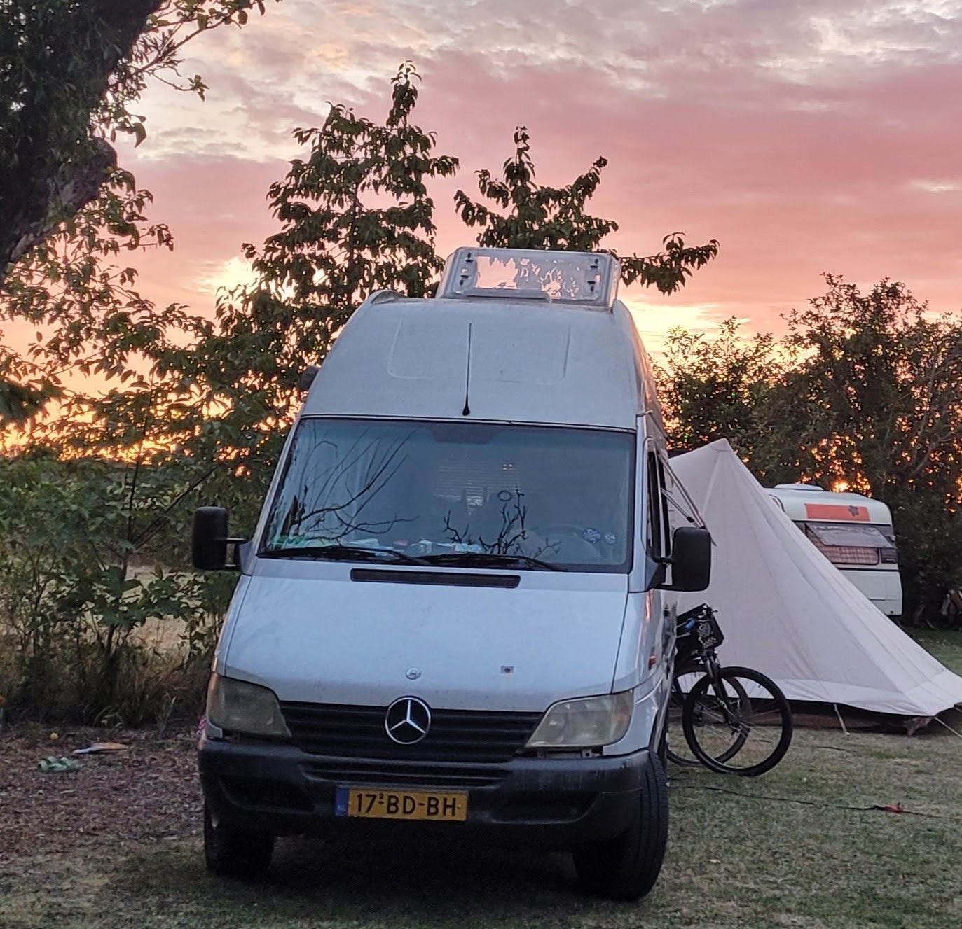 Caravans And Camping Compacte