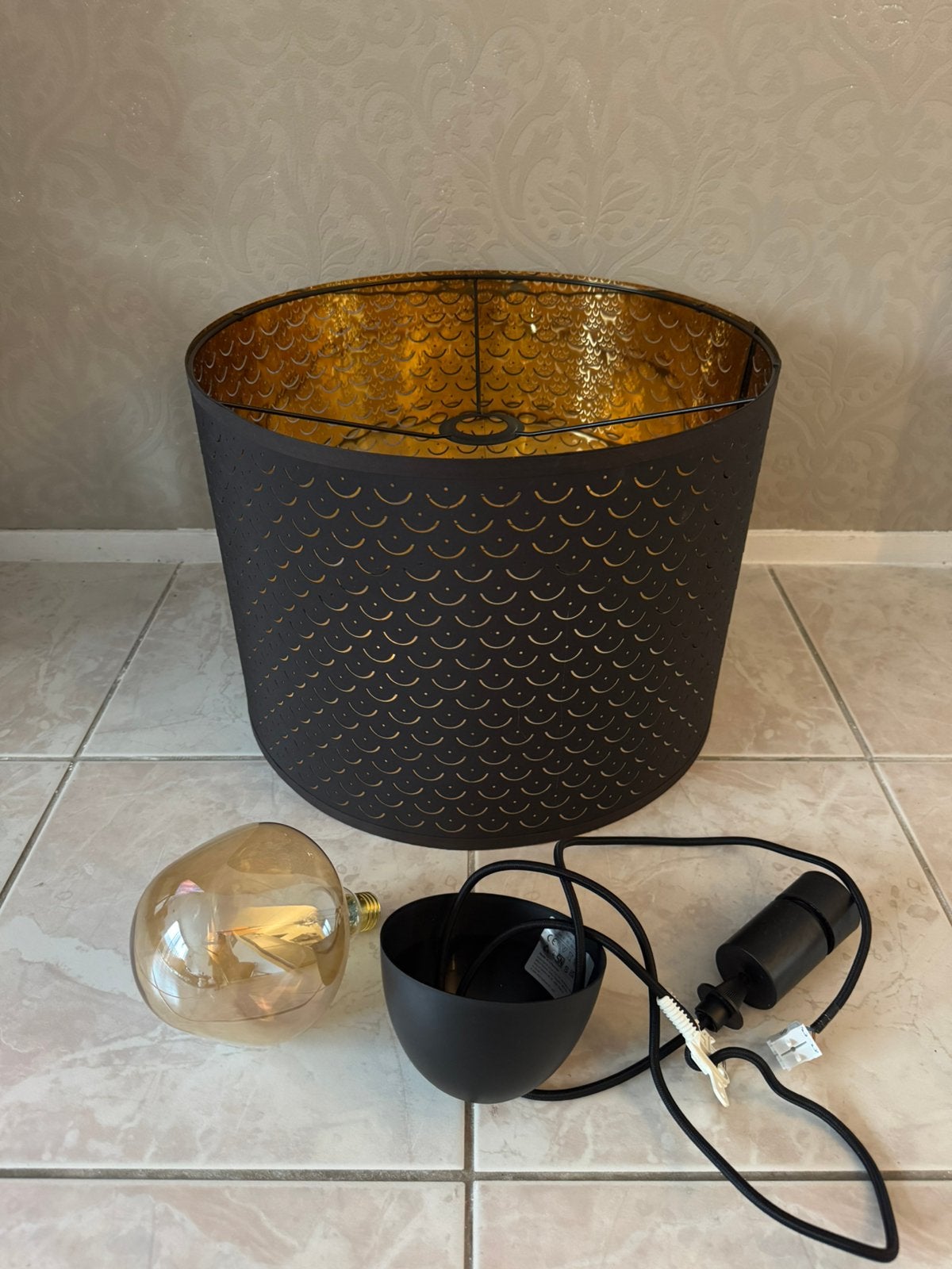 Ikea NYMÖ lampenkap + Ikea lamp (Compleet), Ophalen