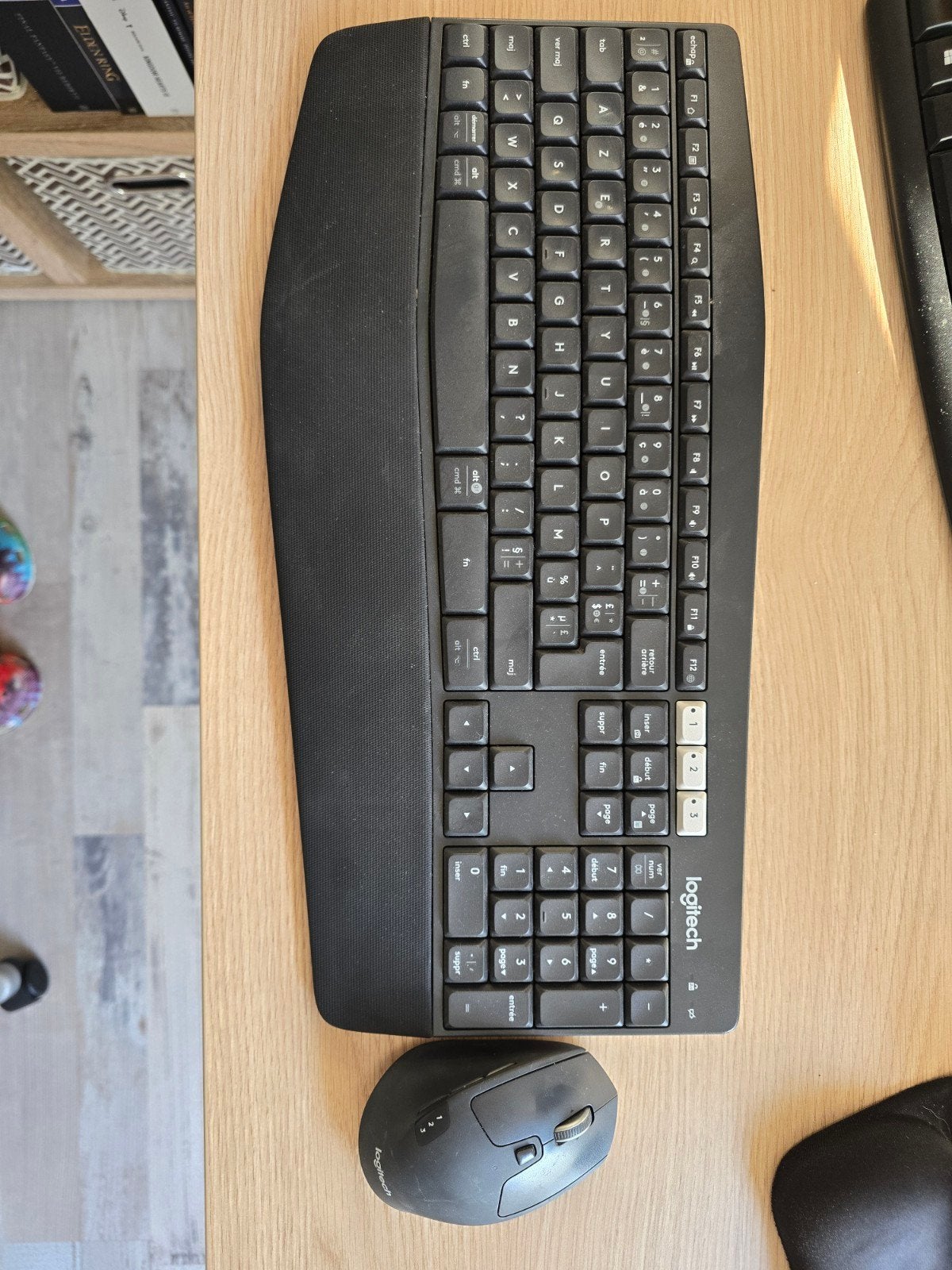 Logitech MK850 Performance Toetsenbord & Muis Azerty, Computers en Software, Azerty, Ophalen of Verzenden, Zo goed als nieuw, Draadloos