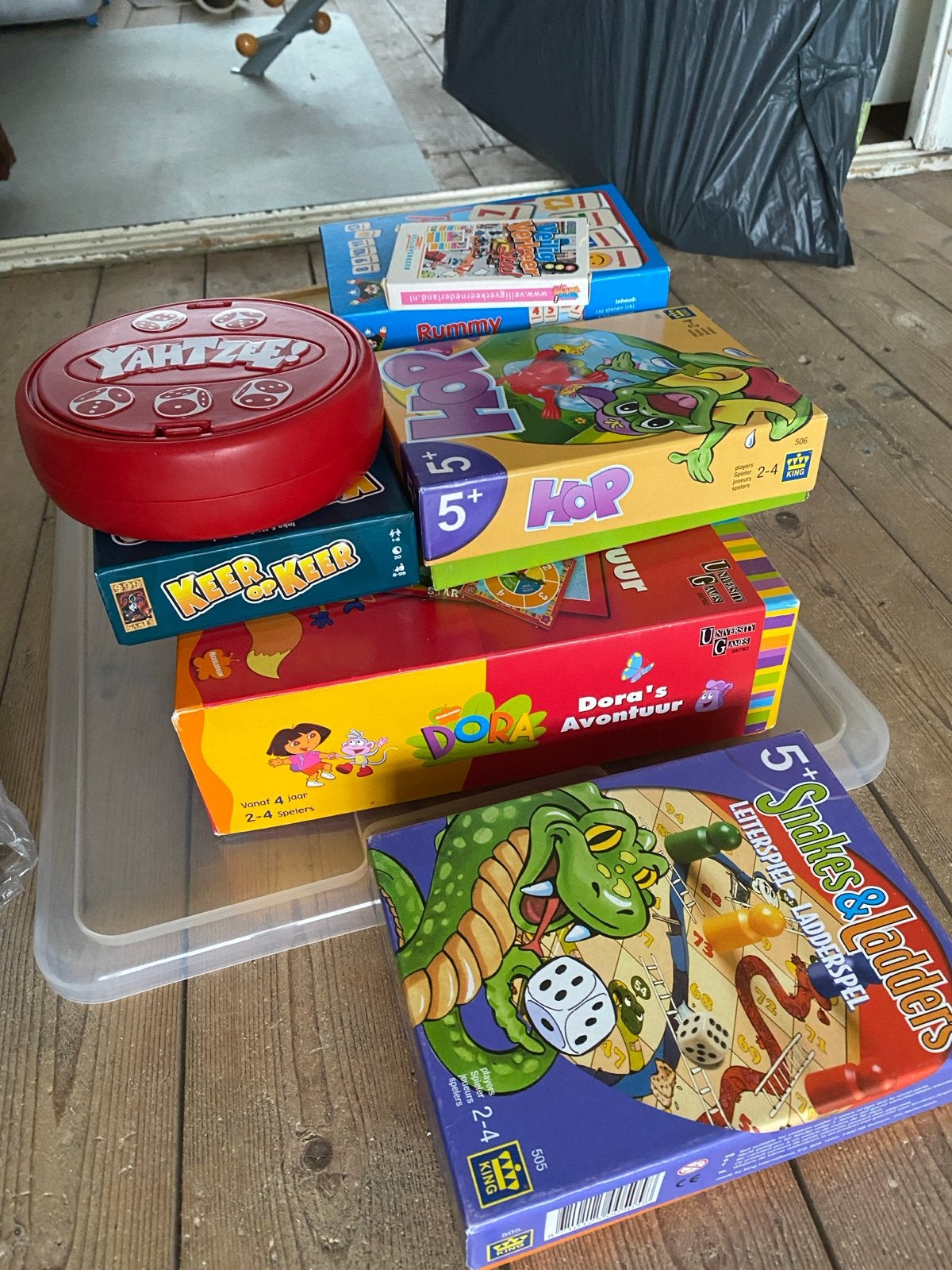 Diverse kinderspelletjes: Yahtzee, Dora, Hop, Slangen & Ladd, Een of twee spelers, Ophalen, Gebruikt