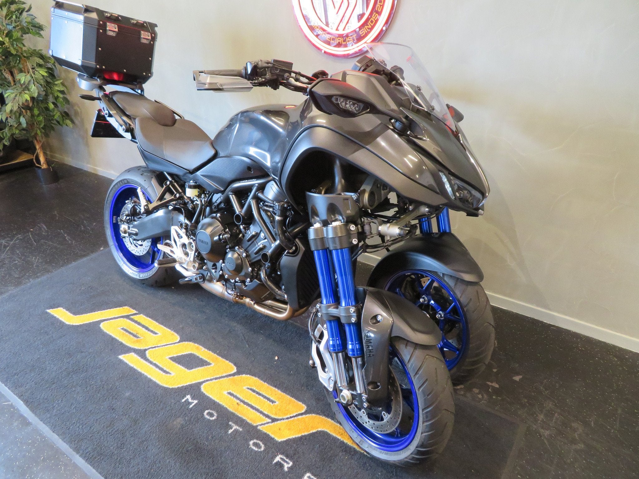 Yamaha NIKEN GT NIEUWSTAAT! BTW EN HIST. (bj 2018), Toermotor, Gebruikt, Bedrijf