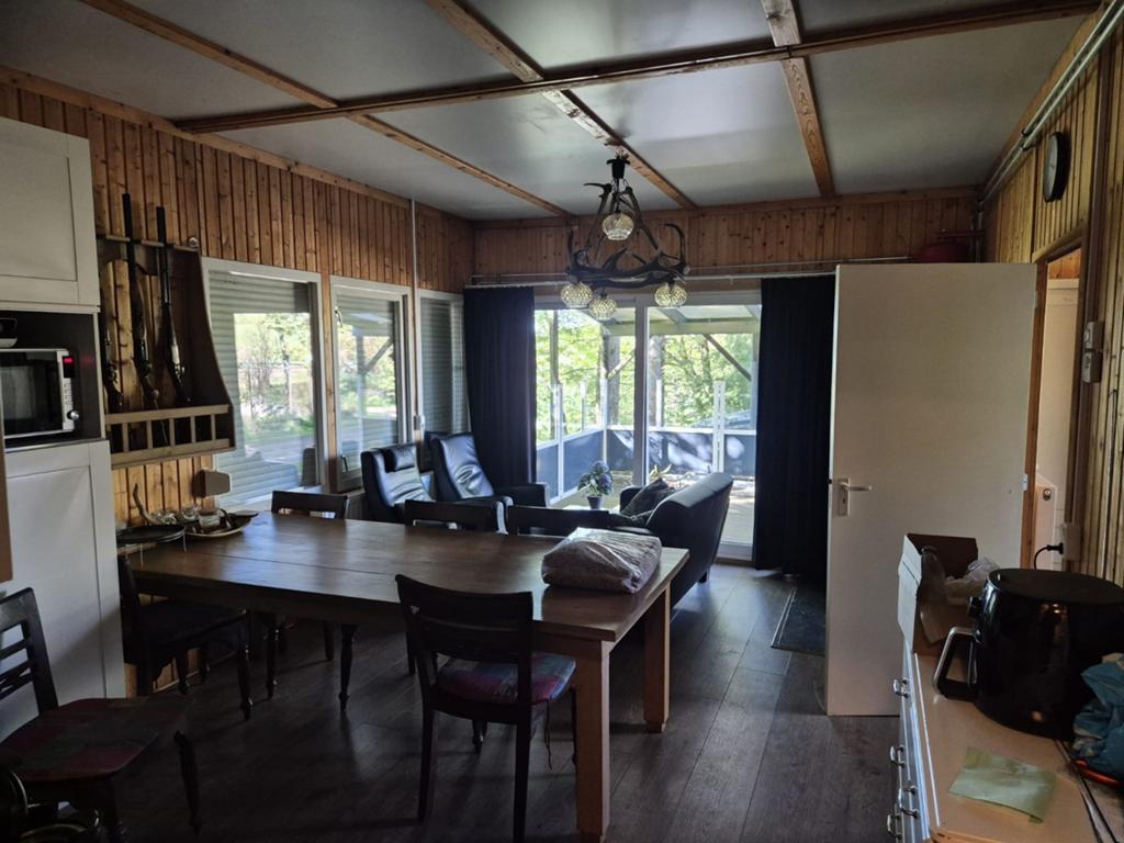 Woonunit 6 slaapkamers woonkeuken zithoek badkamer cv, Ophalen