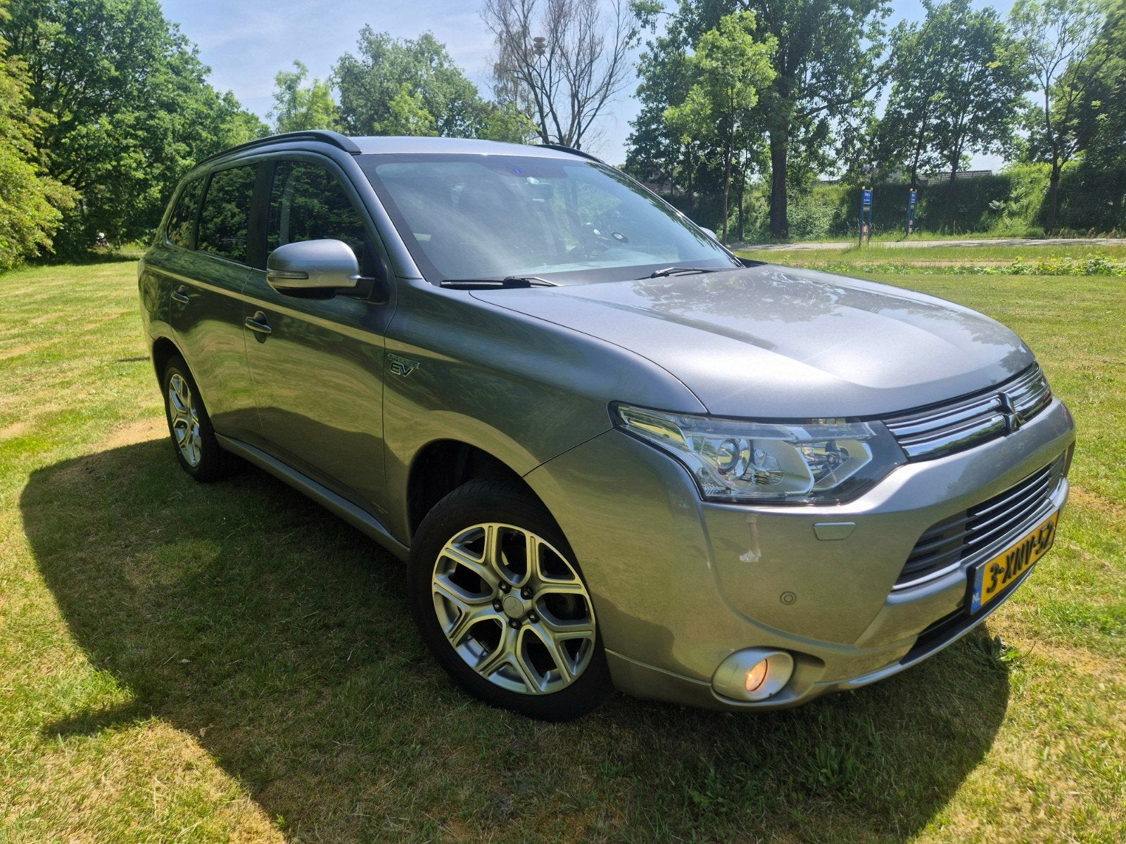 Mitsubishi Outlander 2.0 Dohc Mivec Phev 203pk 4WD CVT 5P, 1998 cc, Outlander, Zwart, 4 cilinders