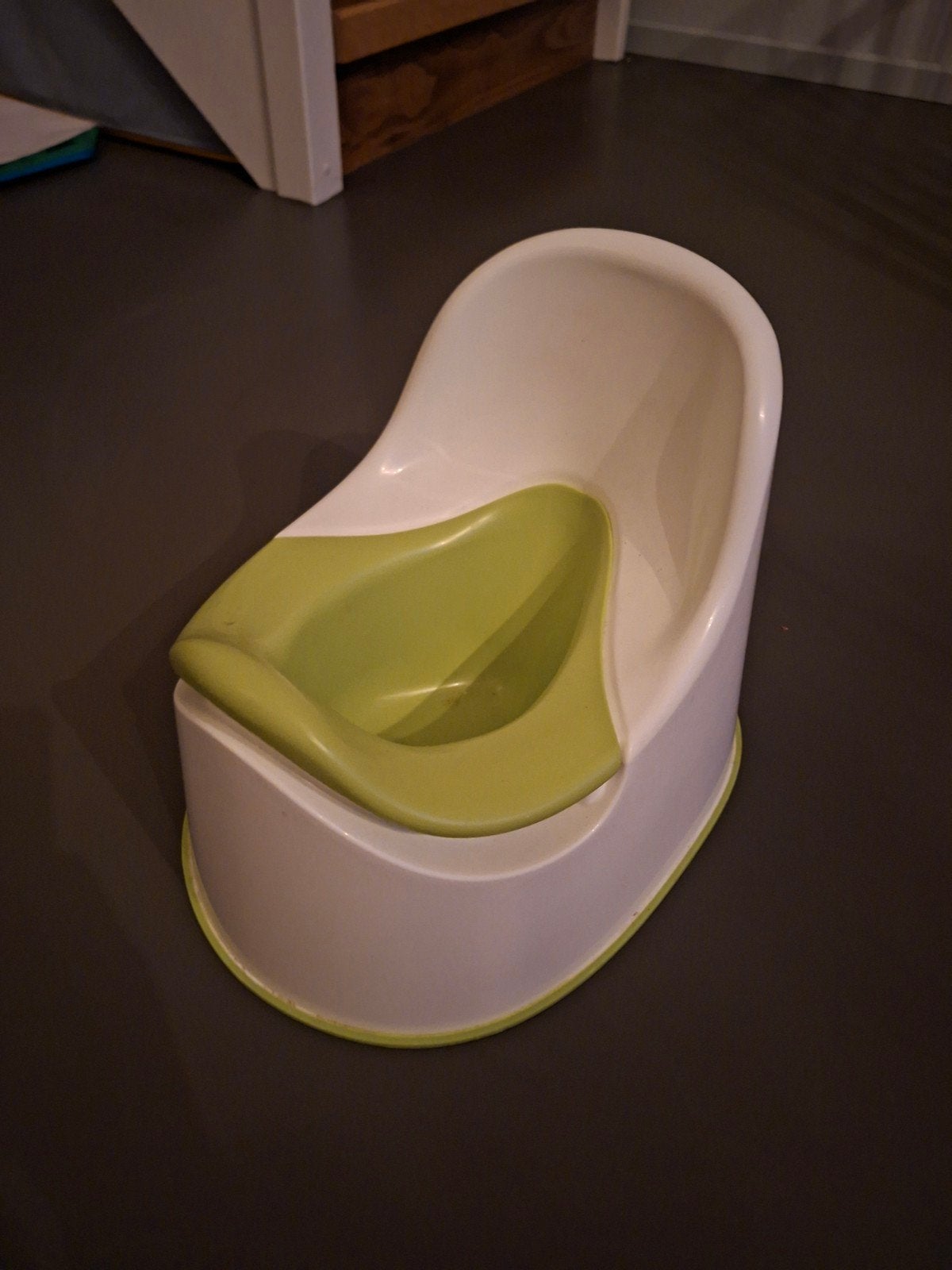 Baby potje wit met groen, Ophalen