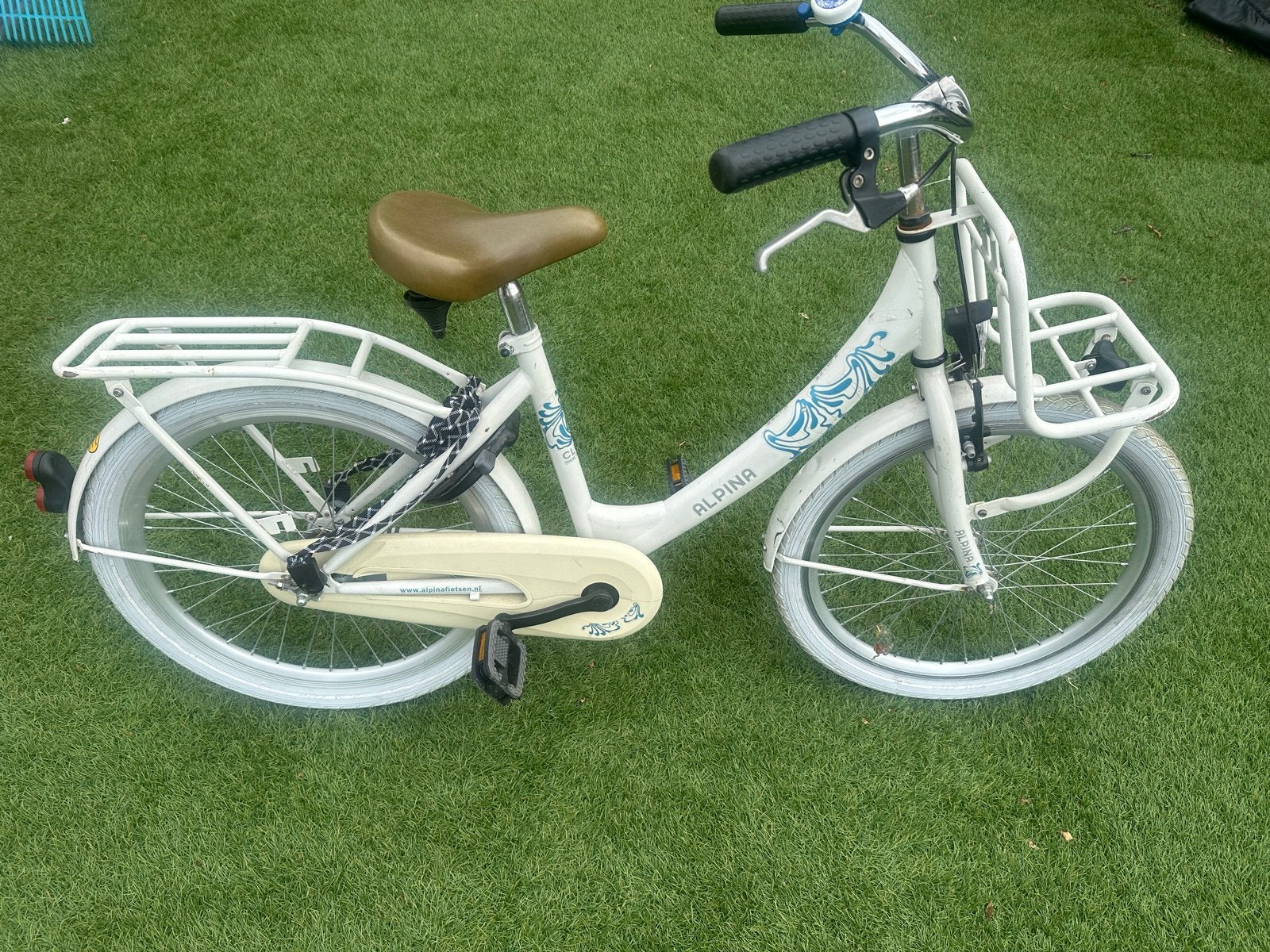 Alpina kinderfiets 22 inch met voordrager en handrem, Terugtraprem, 22 inch, Gebruikt, Ophalen of Verzenden