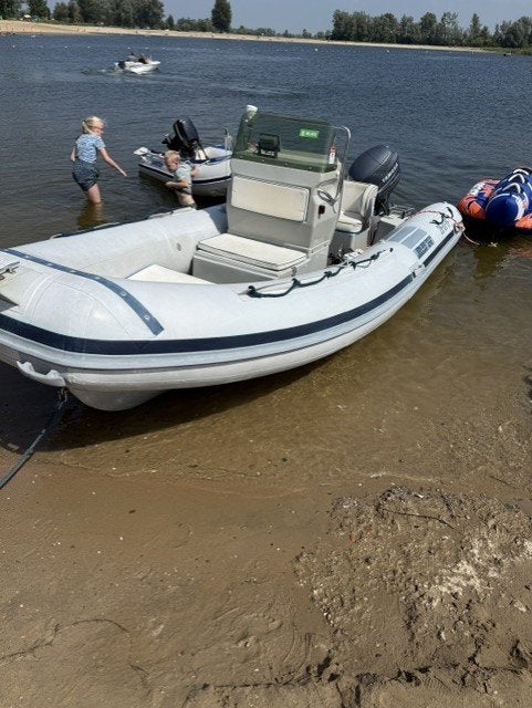 Joker Rubberboot met console en buitenboordmotor, Watersport en Boten, Rubberboten, 60 pk, Gebruikt, PVC, Peddels