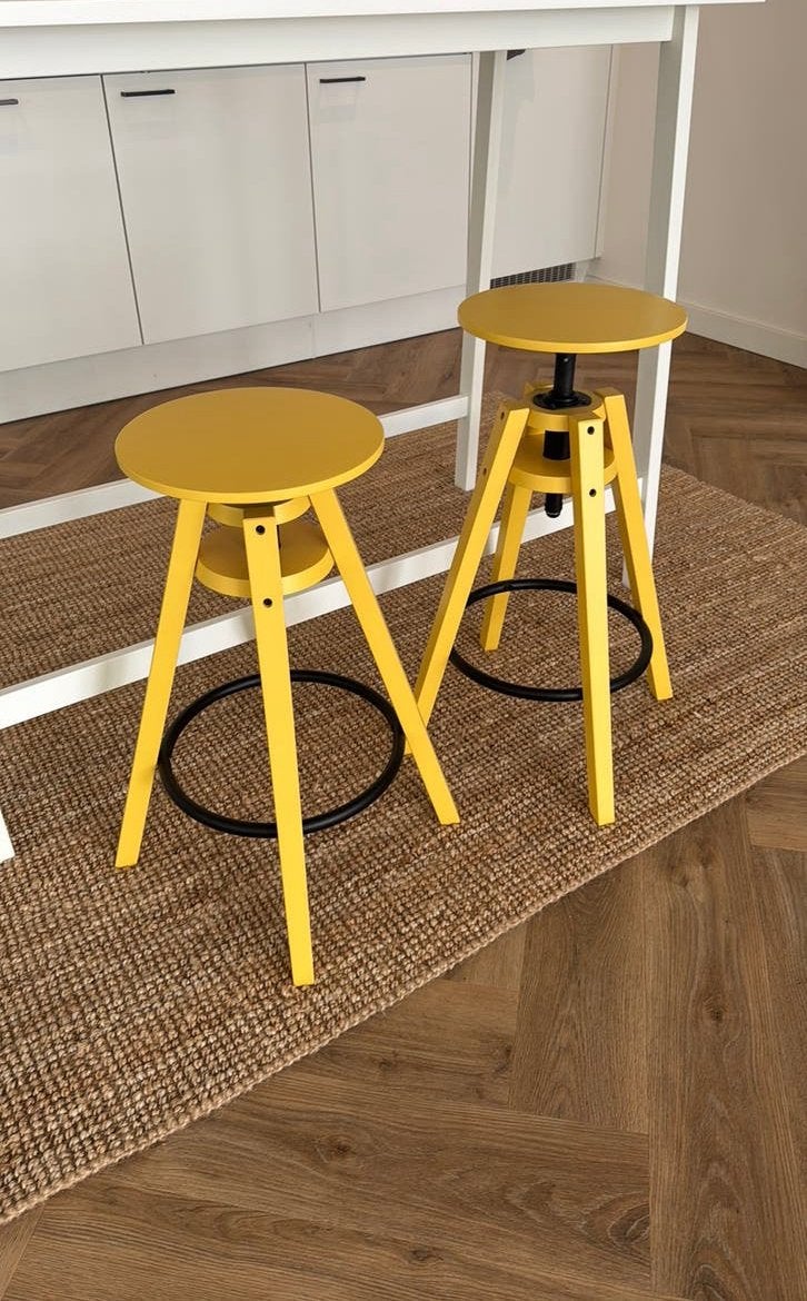DALFRED IKEA 2x bar stools barely used purhased 2 months ago, Ophalen, 60 tot 90 cm, Zo goed als nieuw, Hout