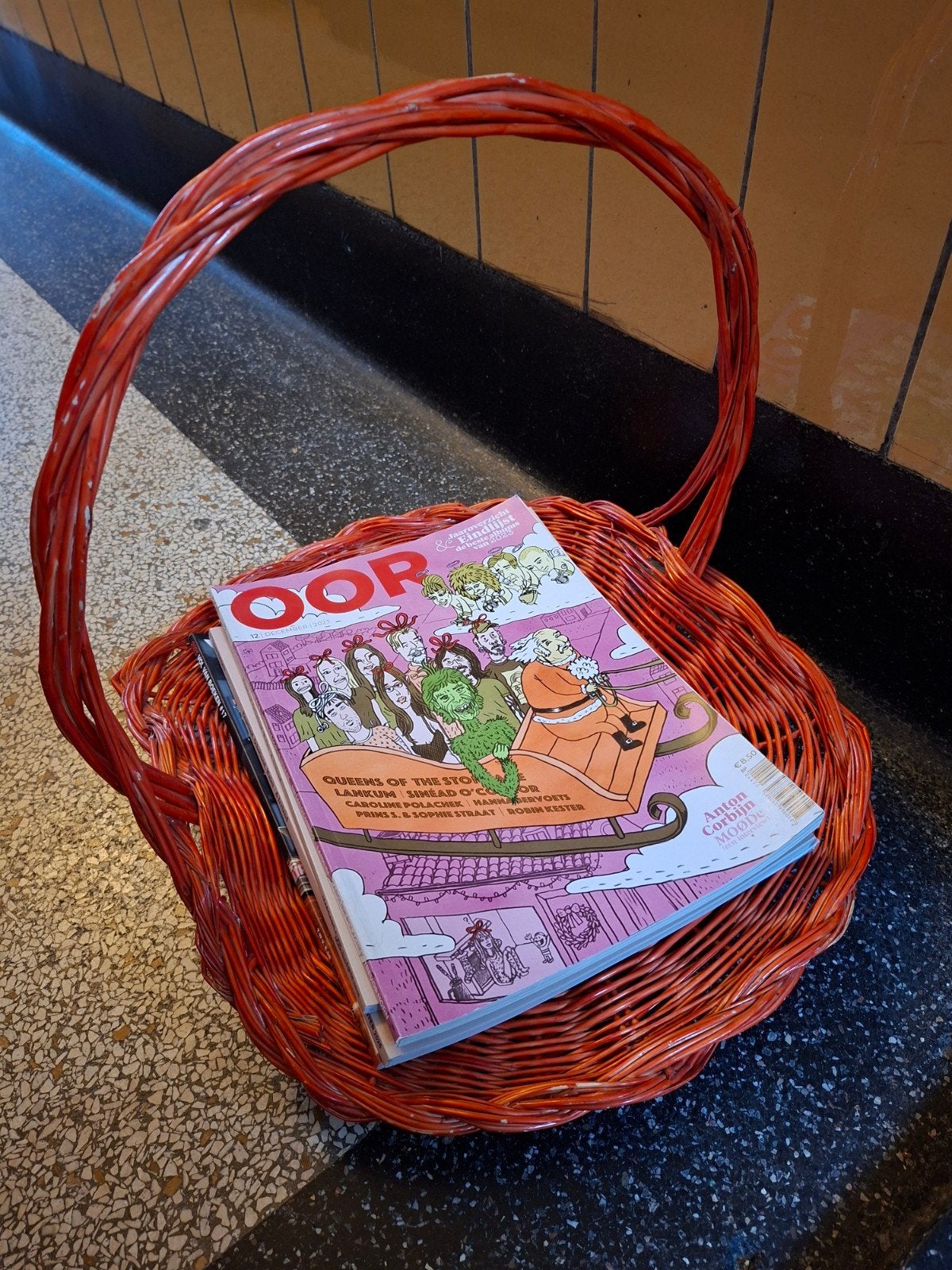 Vintage jaren '60/'70 Oranje Wicker/Rotan Mand - Lectuurmand, Met handvat, Overige typen, Vintage, Zo goed als nieuw