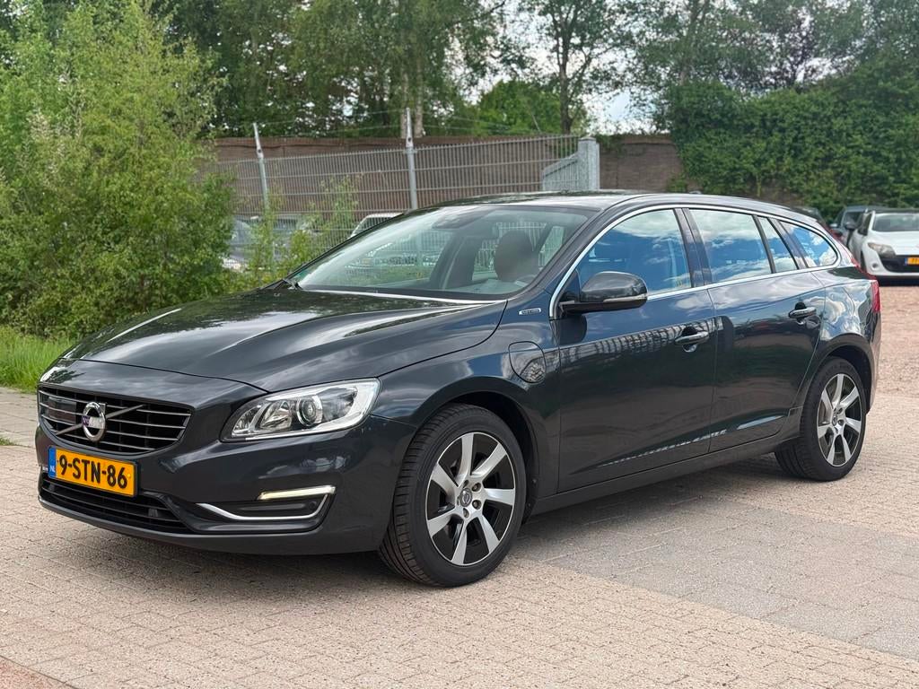 Volvo V60 2.4 D6 AWD Plug-In Hybrid Summum, Auto's, Automaat, Vierwielaandrijving, 11 kWh, Te koop