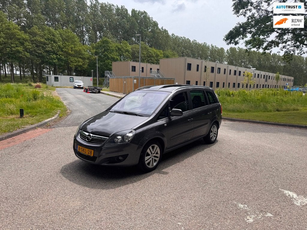 Opel Zafira 1.8 Edition Pano.Clima.Leder, Auto's, Voorwielaandrijving, Euro 5, Gebruikt, 4 cilinders