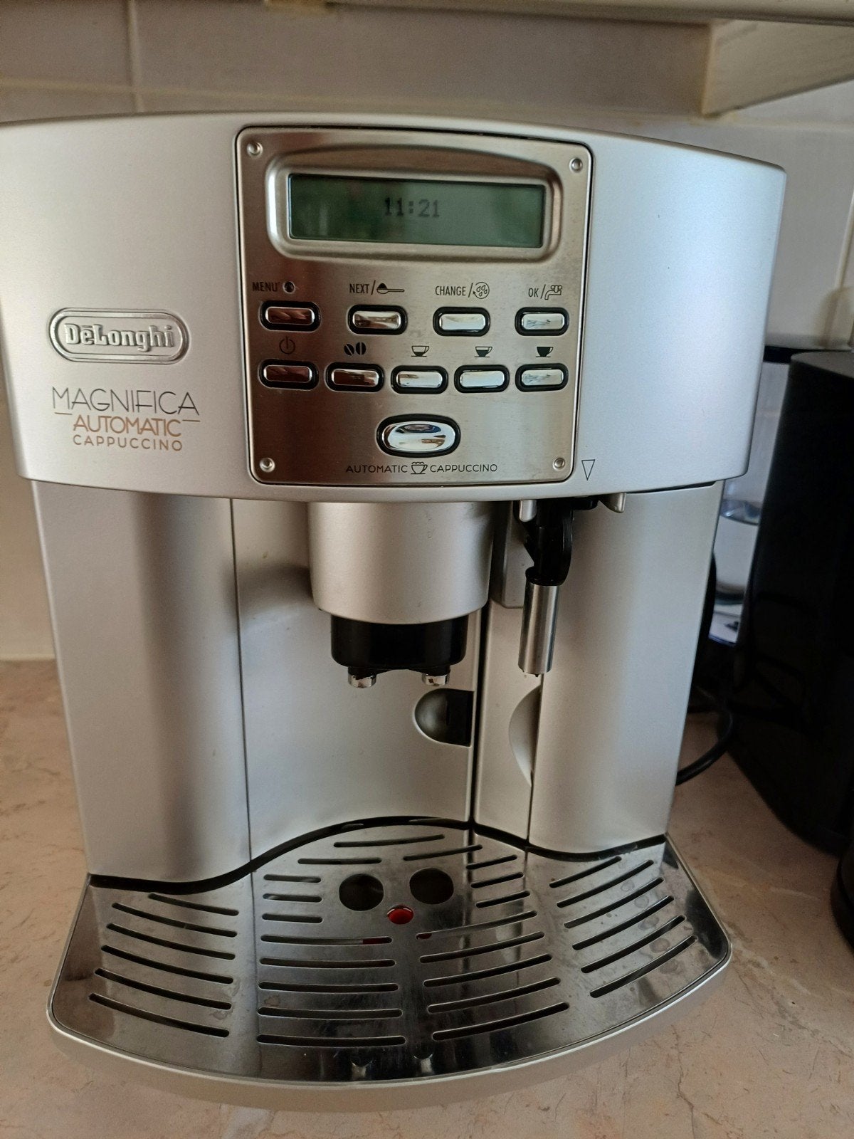 DoLonghi koffie aparaat, 10 kopjes of meer, Ophalen of Verzenden, Zo goed als nieuw, Koffiemachine