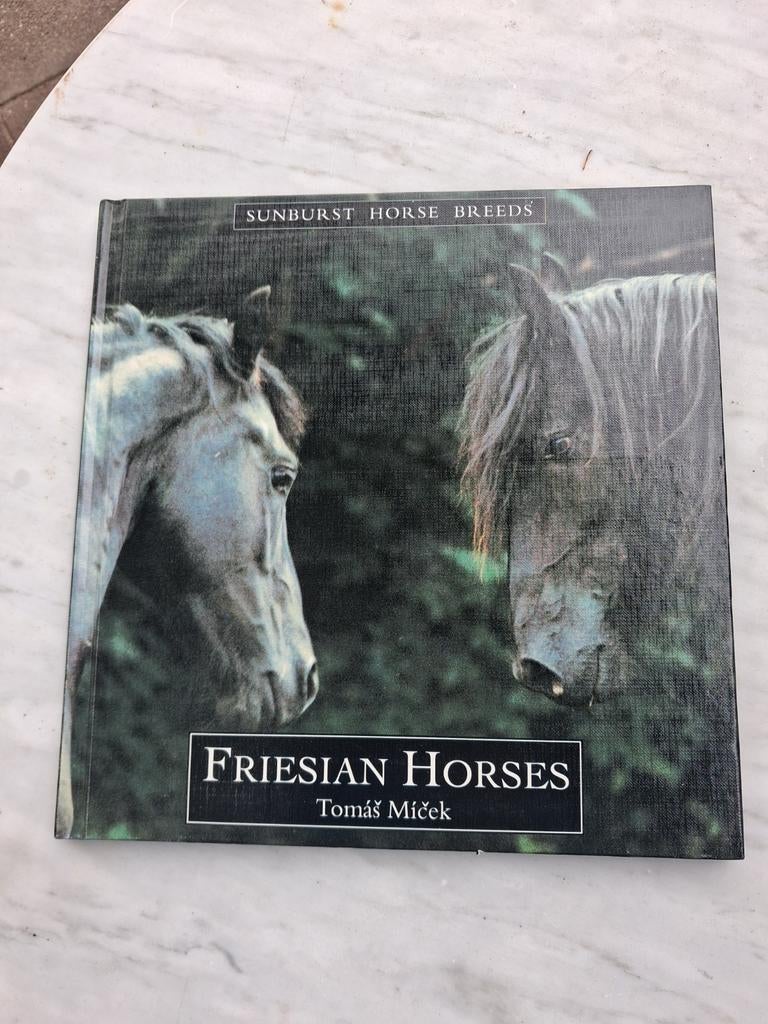 Nieuw Friesian horses boek, Dieren en Toebehoren, Ophalen of Verzenden, Nieuw, Overige soorten
