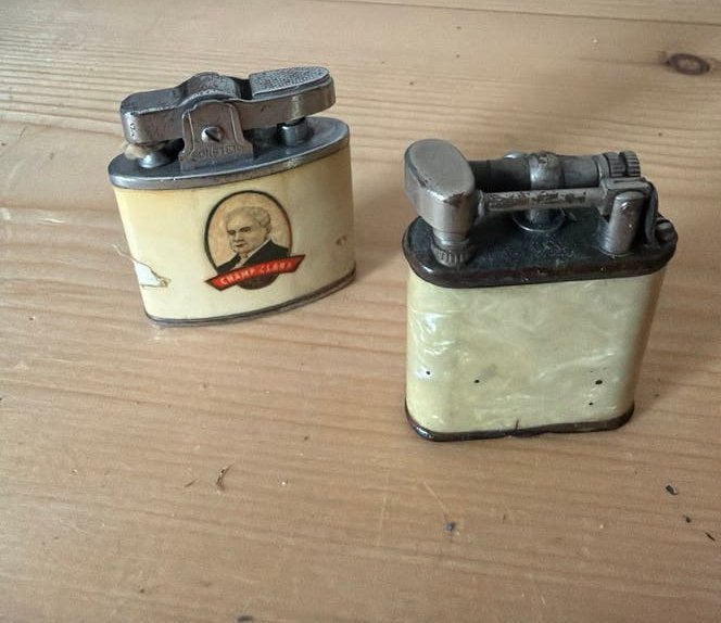 2 Vintage Aanstekers - Champ Clark Sigaren, Ophalen of Verzenden, Gebruikt, Aansteker