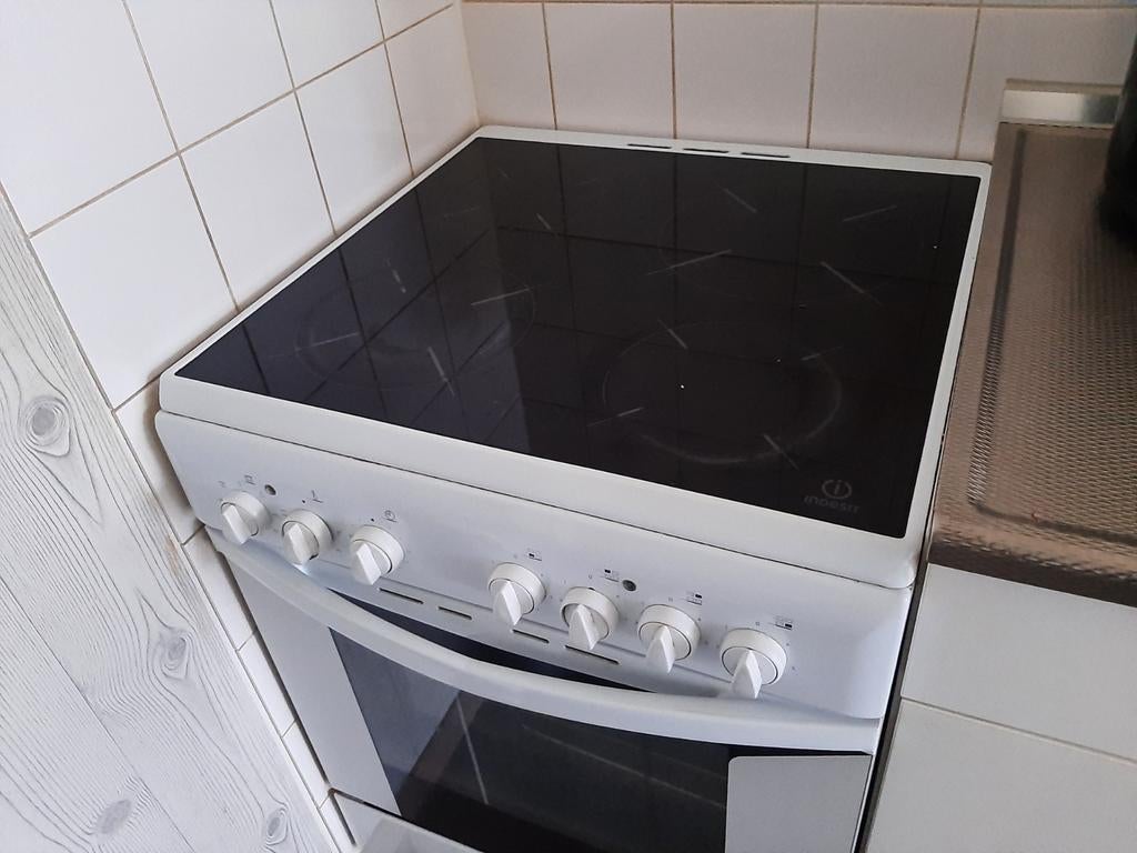 Indesit gasfornuis- elektrische oven, Witgoed en Apparatuur, Fornuizen, Ophalen, 4 kookzones, Gas, Vrijstaand
